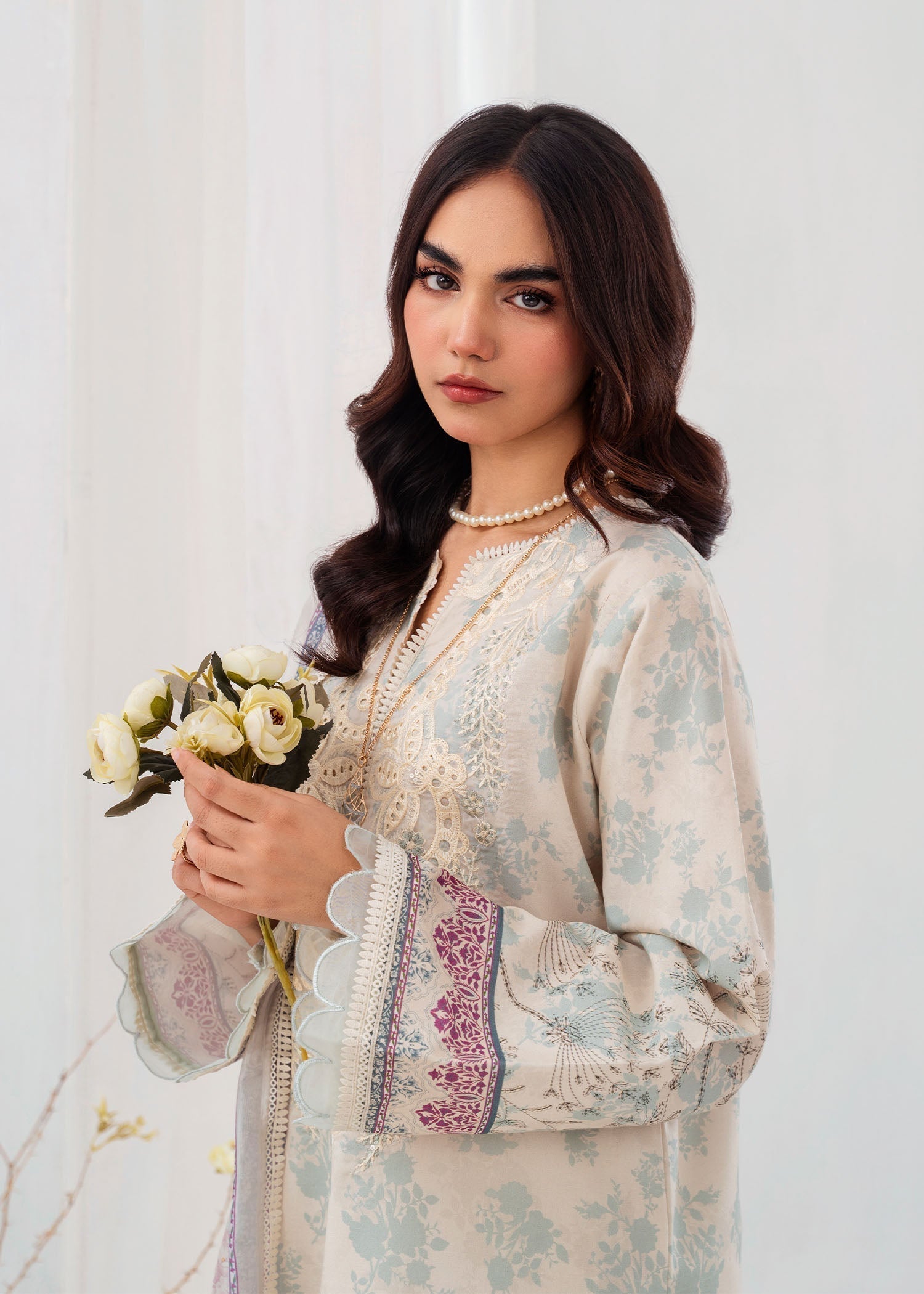 Chandan Nagri Azure Ivory Women 3pcs