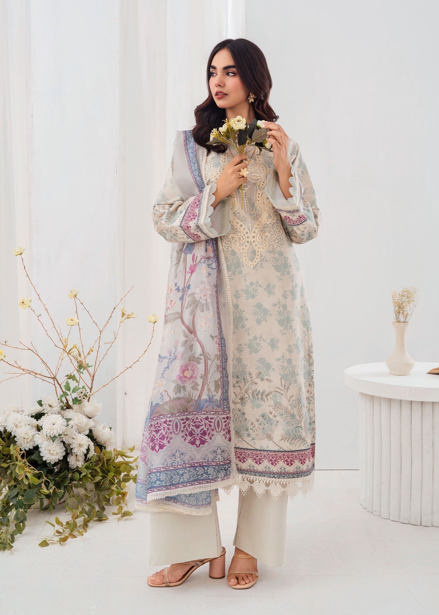 Chandan Nagri Azure Ivory Women 3pcs