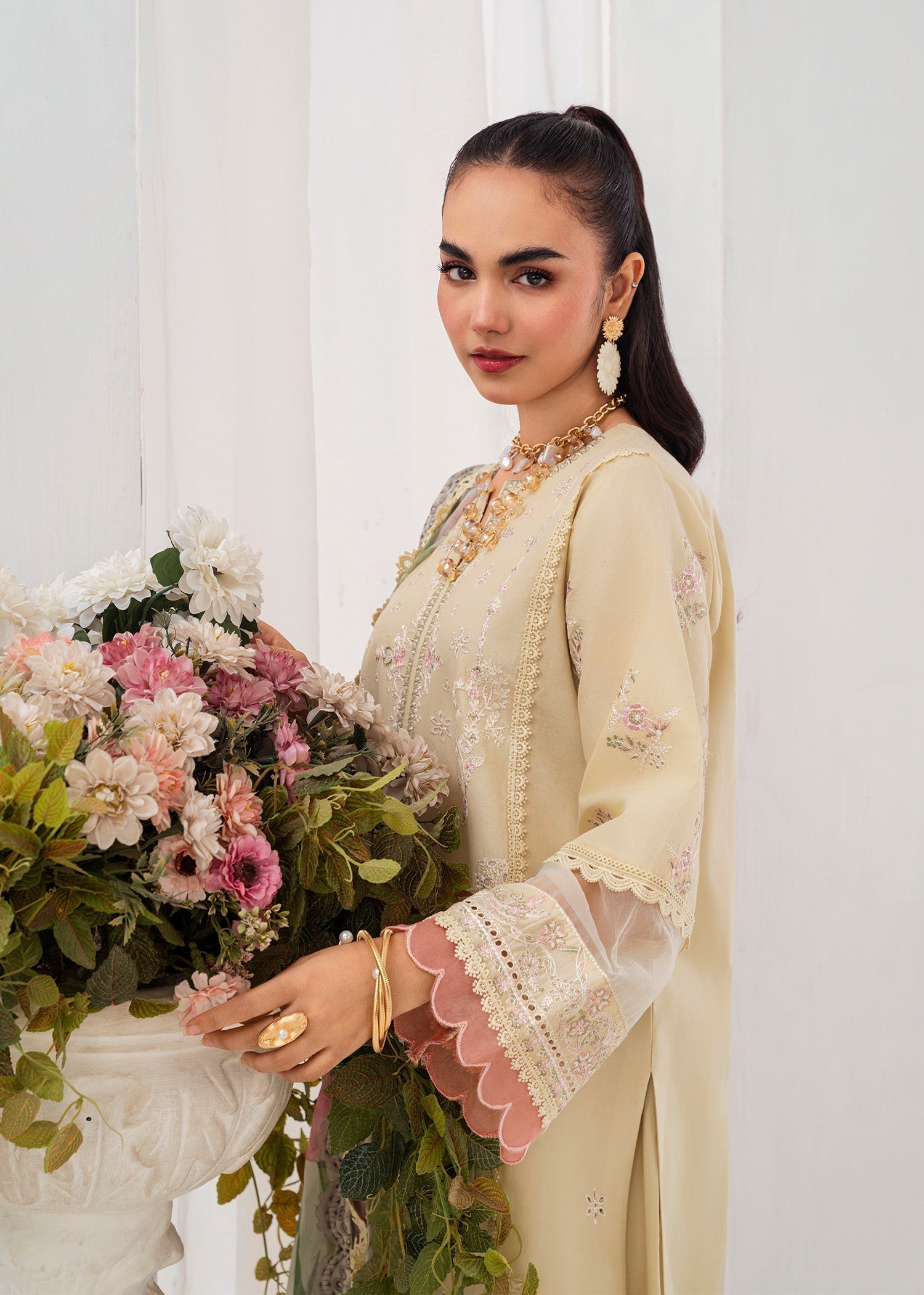 Chandan Nagri Elnaz Women 3pcs