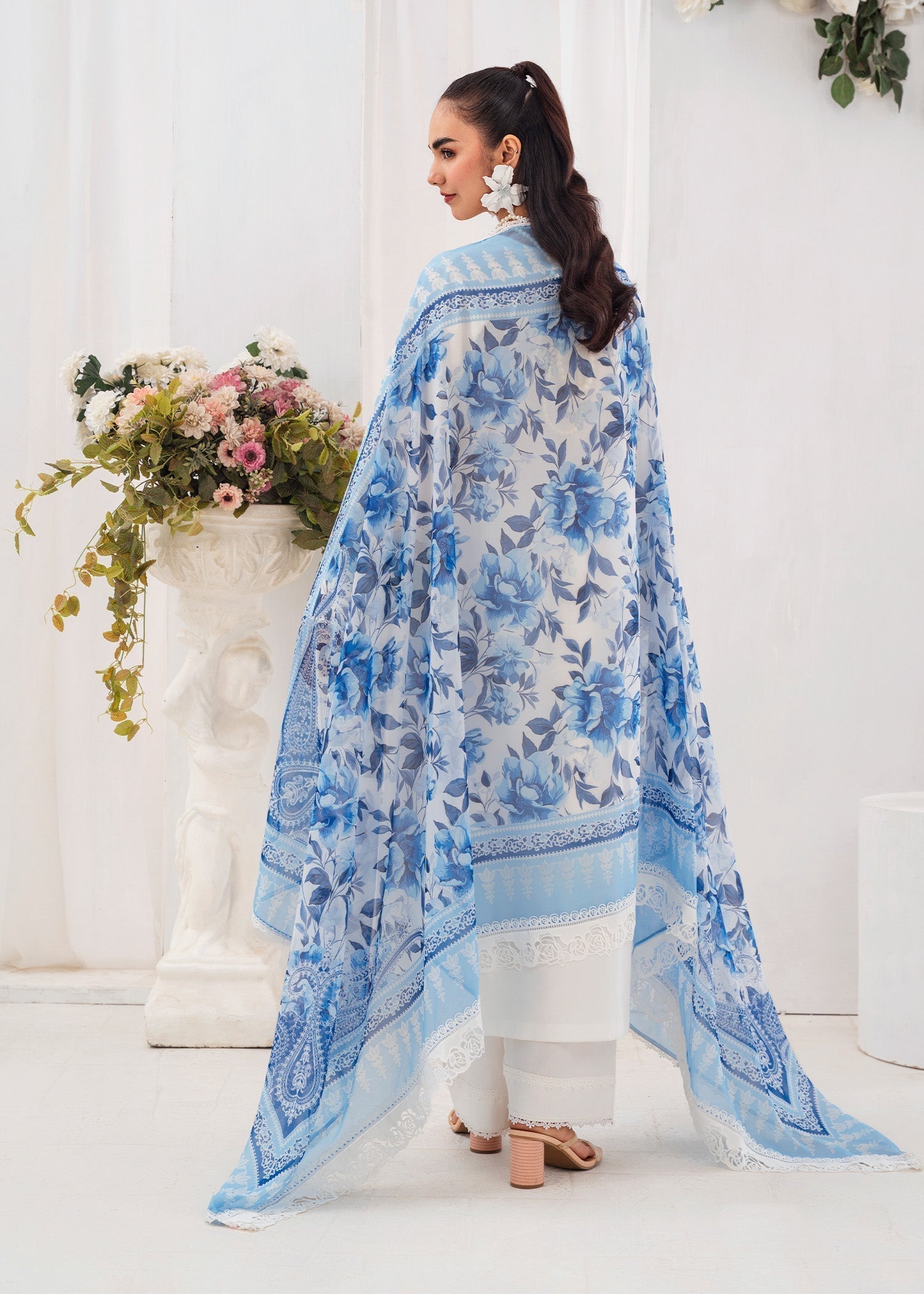 Chandan Nagri Auree Women 3pcs