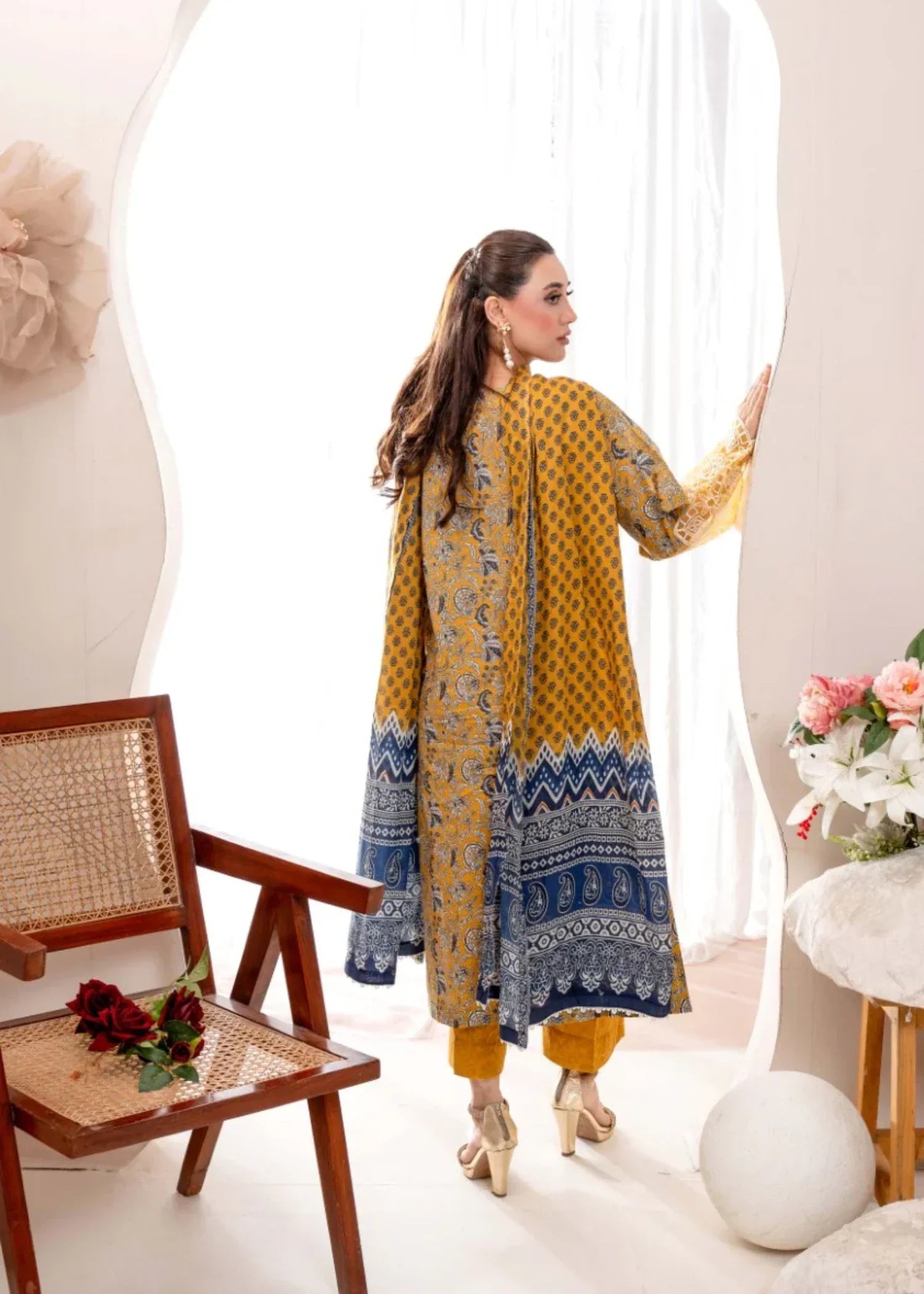 Humna & Momina EMBROIDERED PRINTED LAWN SUIT (Beeswax) Women 3pcs