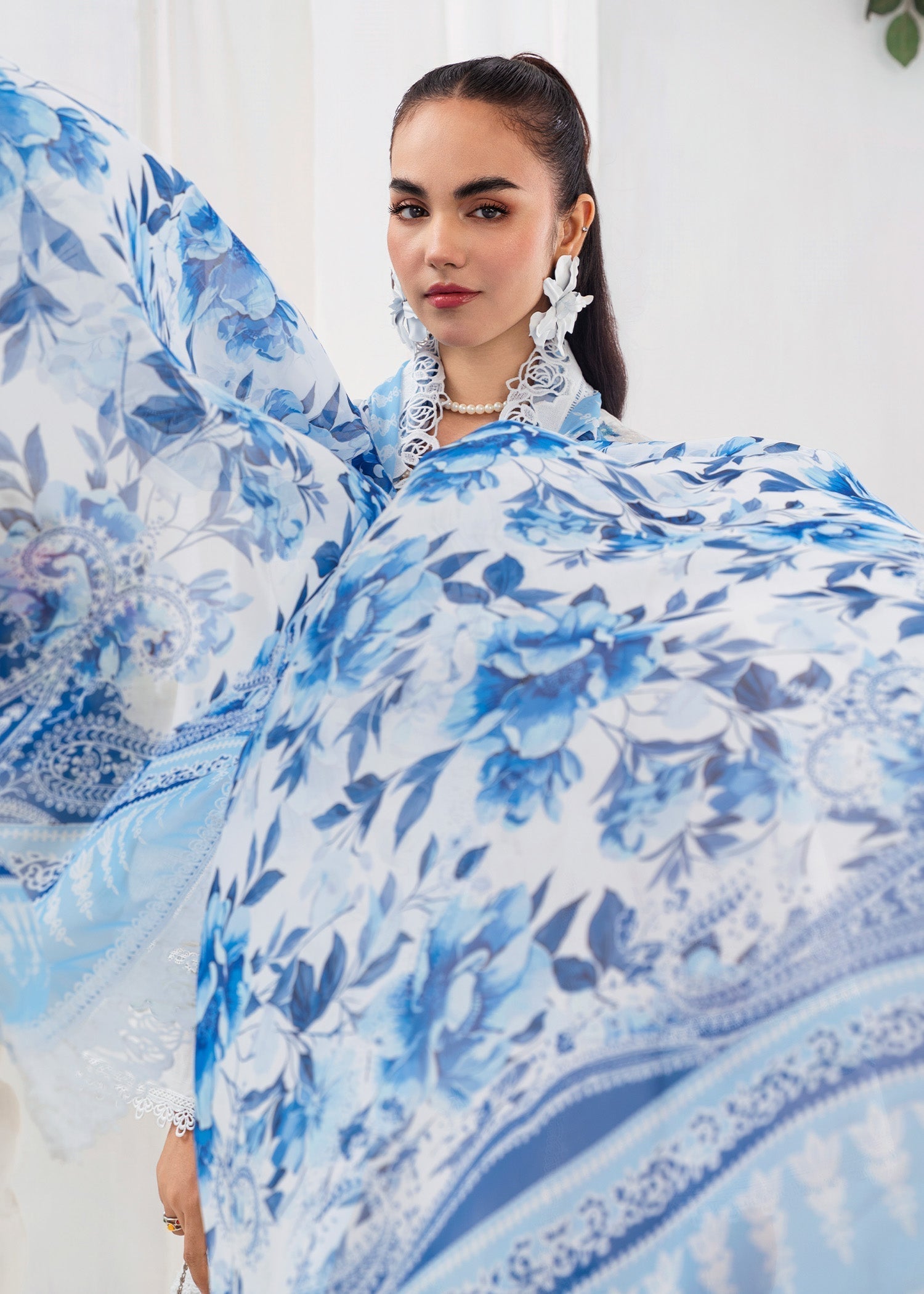 Chandan Nagri Auree Women 3pcs