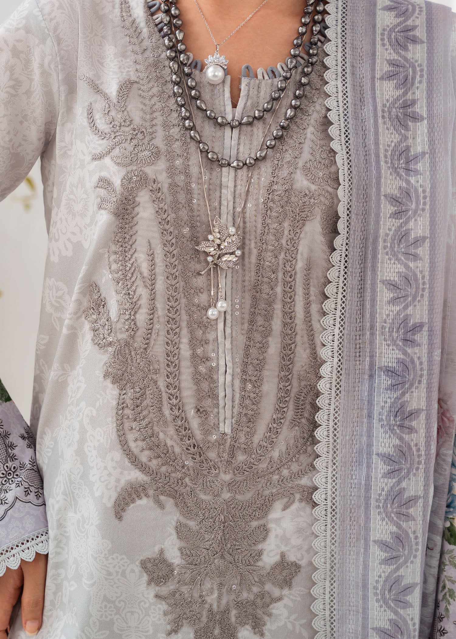 Chandan Nagri Elysee Women 3pcs