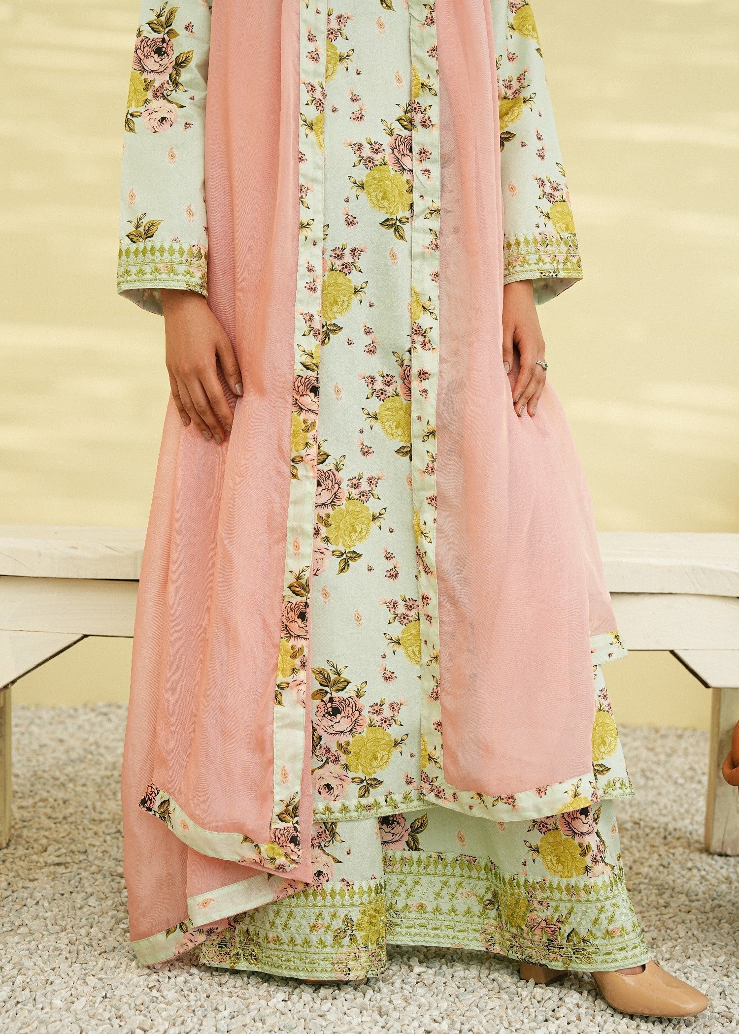 Mannat Petals Women 2pcs