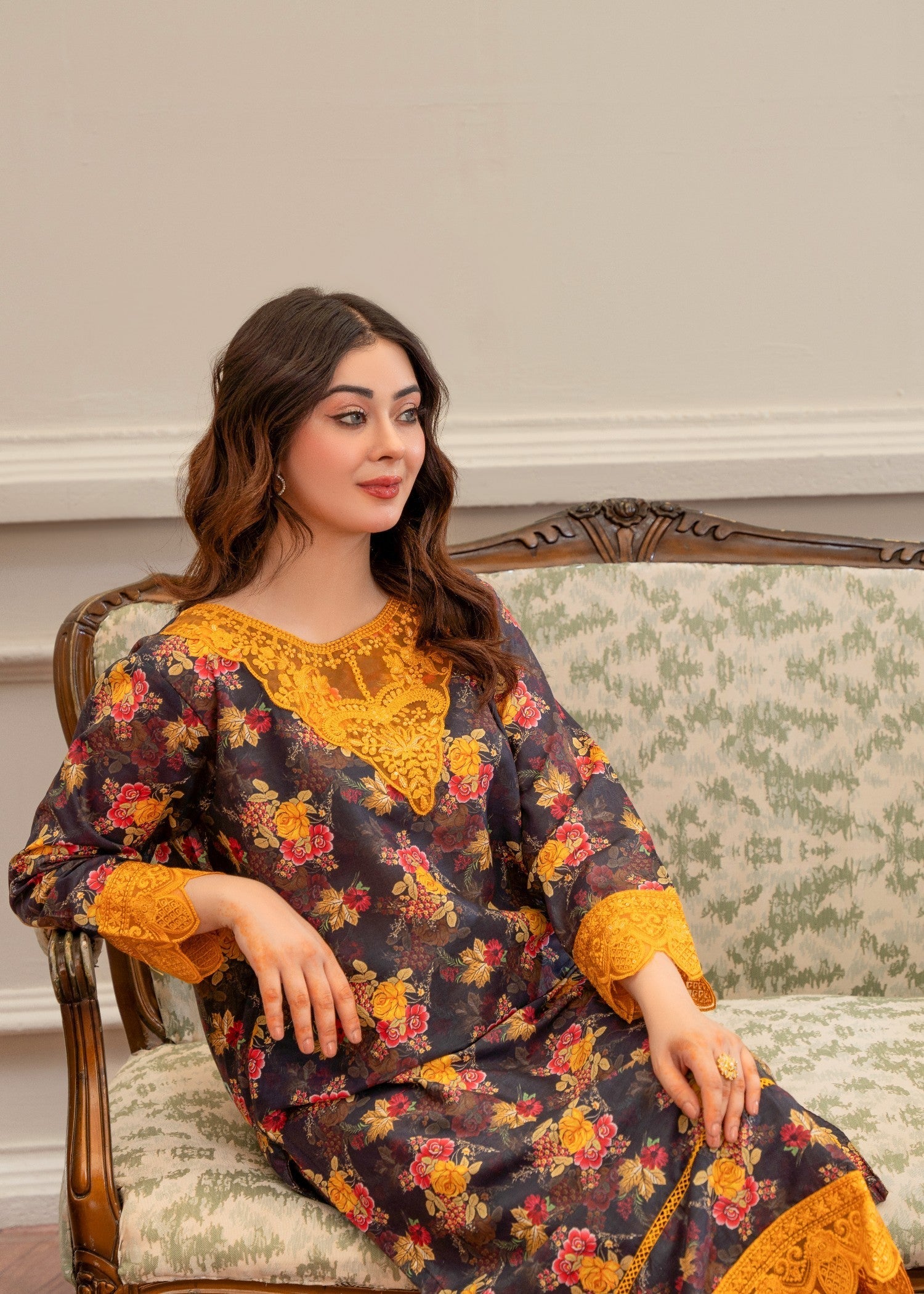 Zeenat & Zoha SUNEHRI Women 2pcs