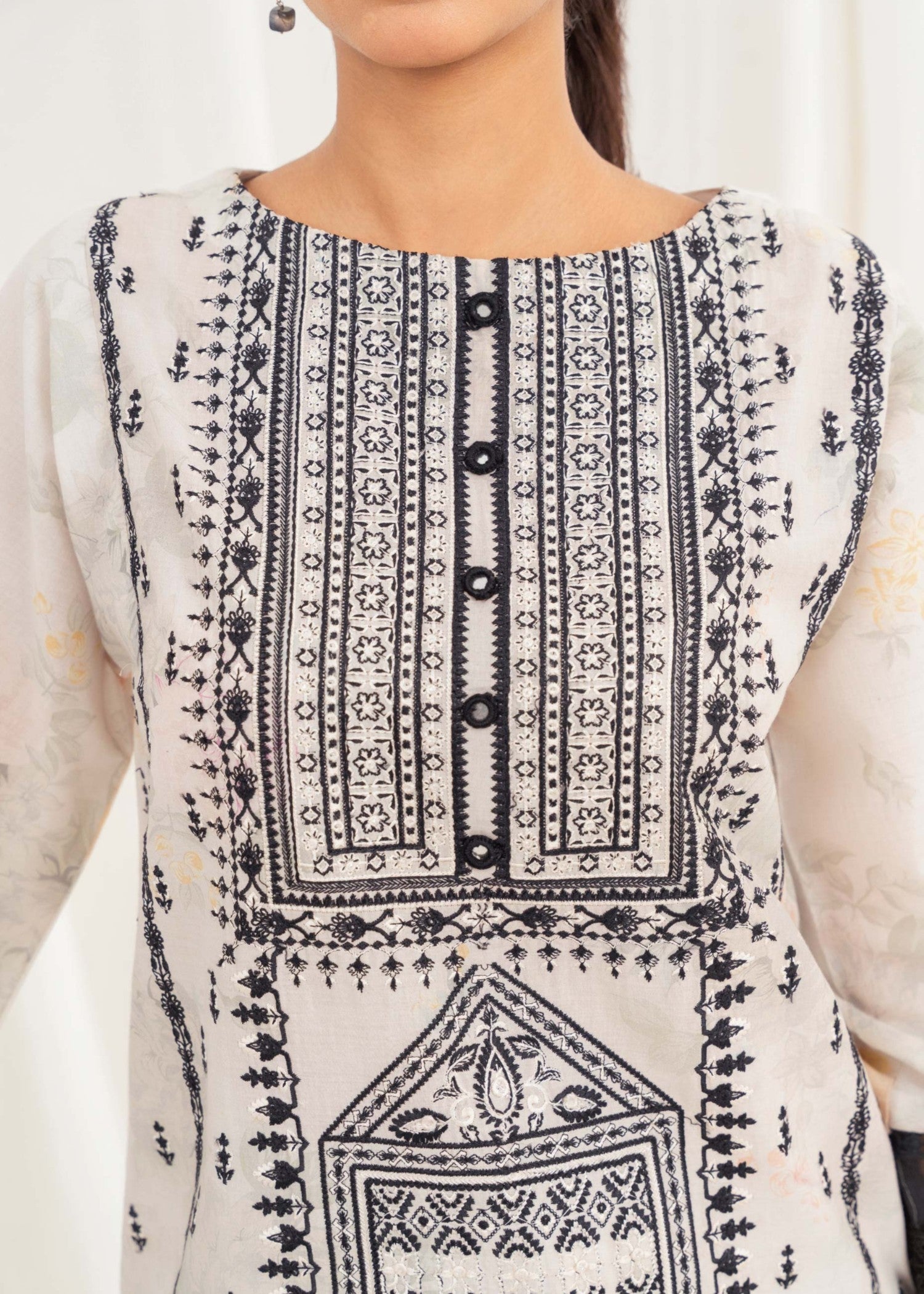 Aayra AY1851 Ivory Noir Women 2pcs