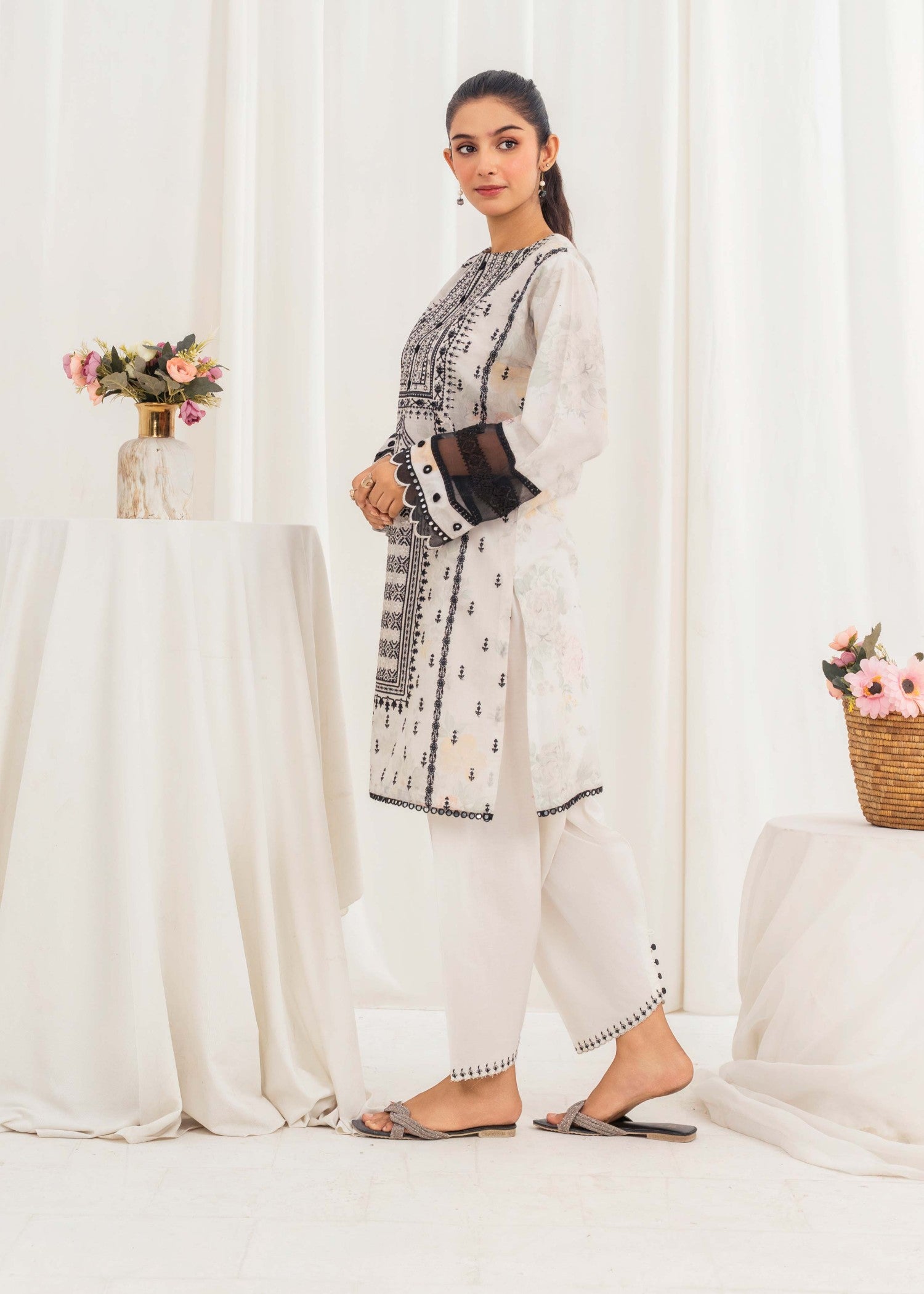 Aayra AY1851 Ivory Noir Women 2pcs