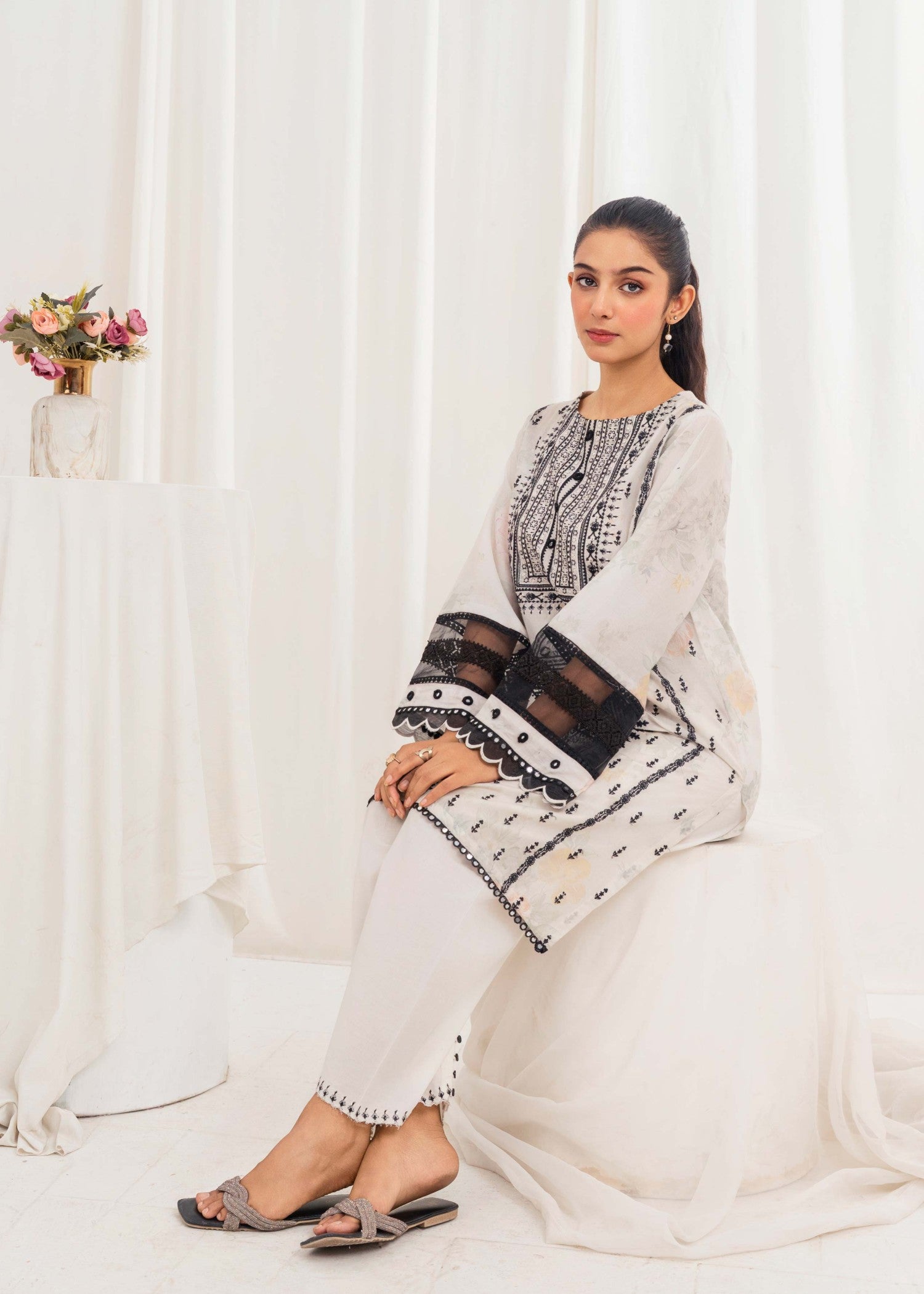 Aayra AY1851 Ivory Noir Women 2pcs