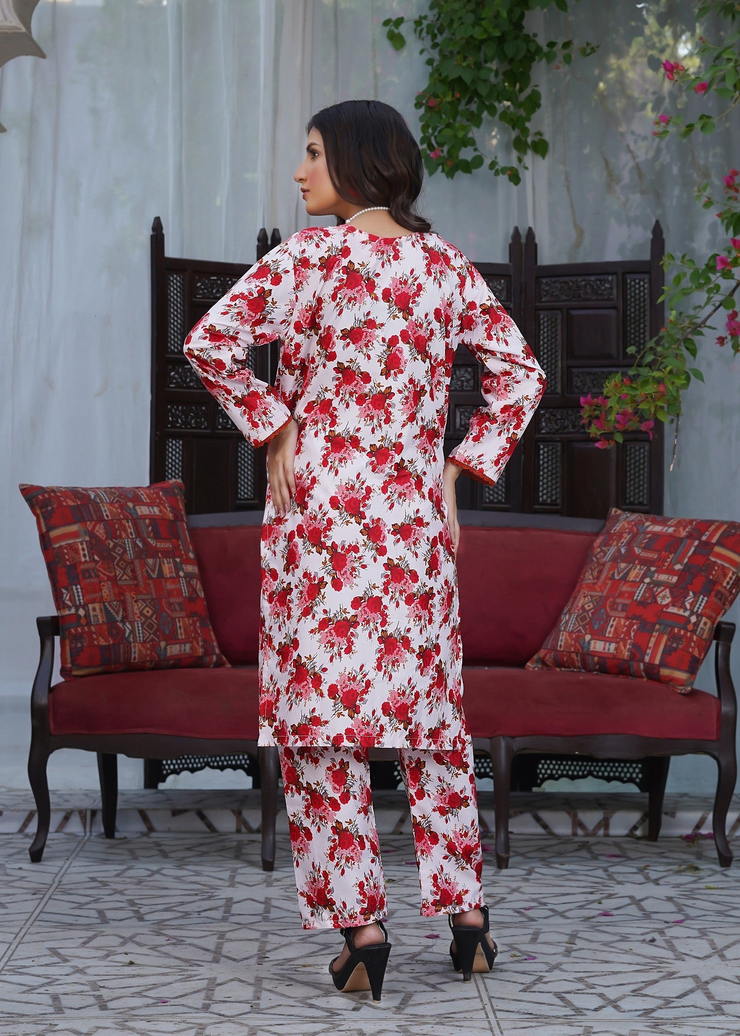 Hamna Kalim SANA RED FLOWER Women 2pcs