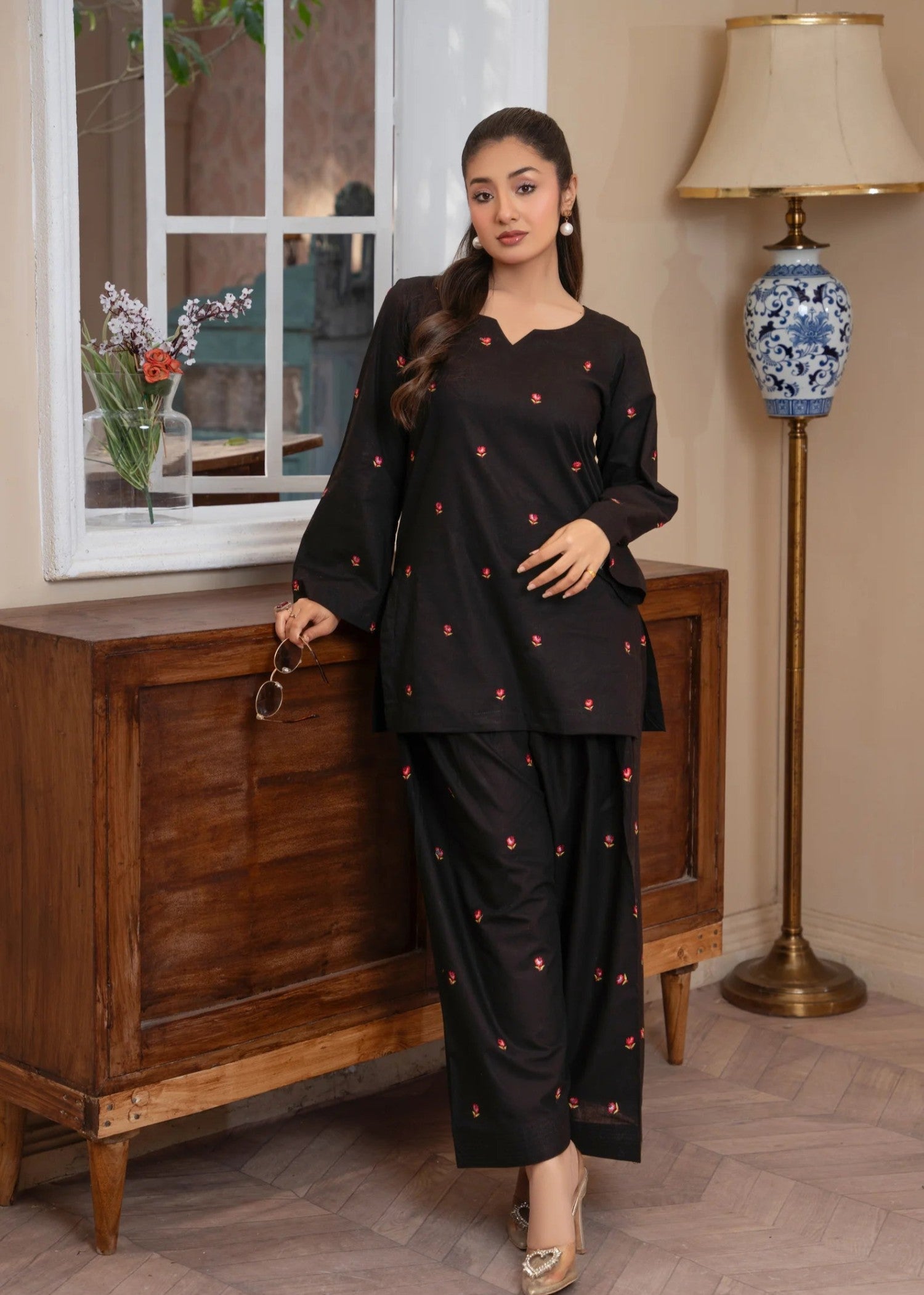 Kunaar Sorash Women 2pcs