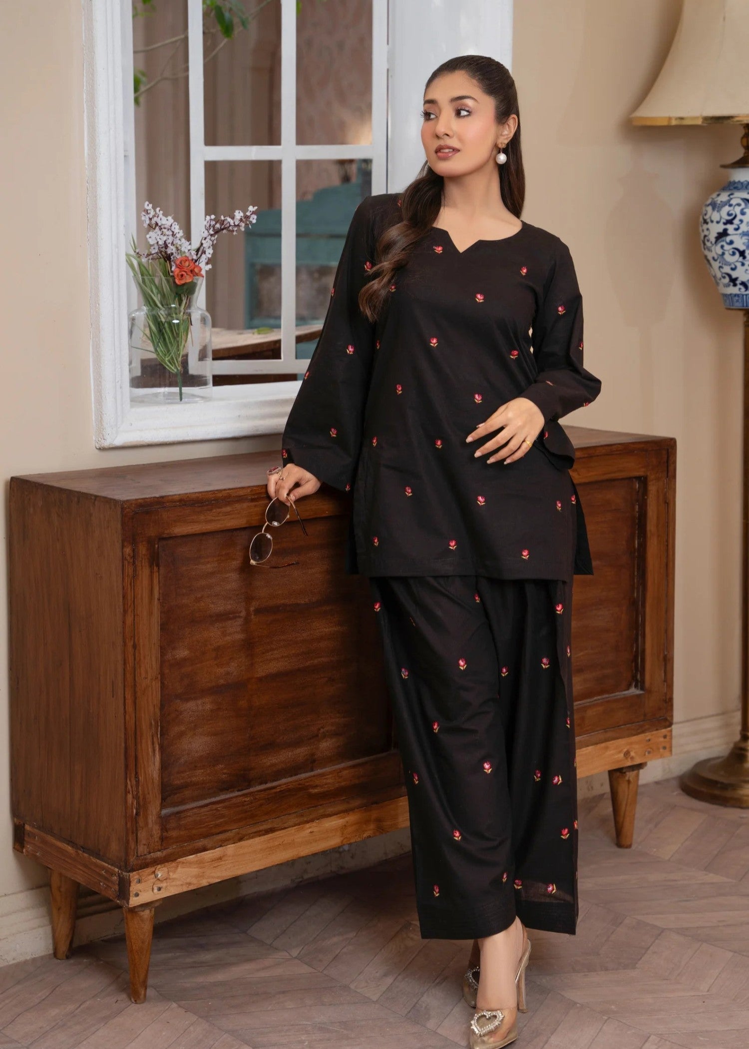 Kunaar Sorash Women 2pcs