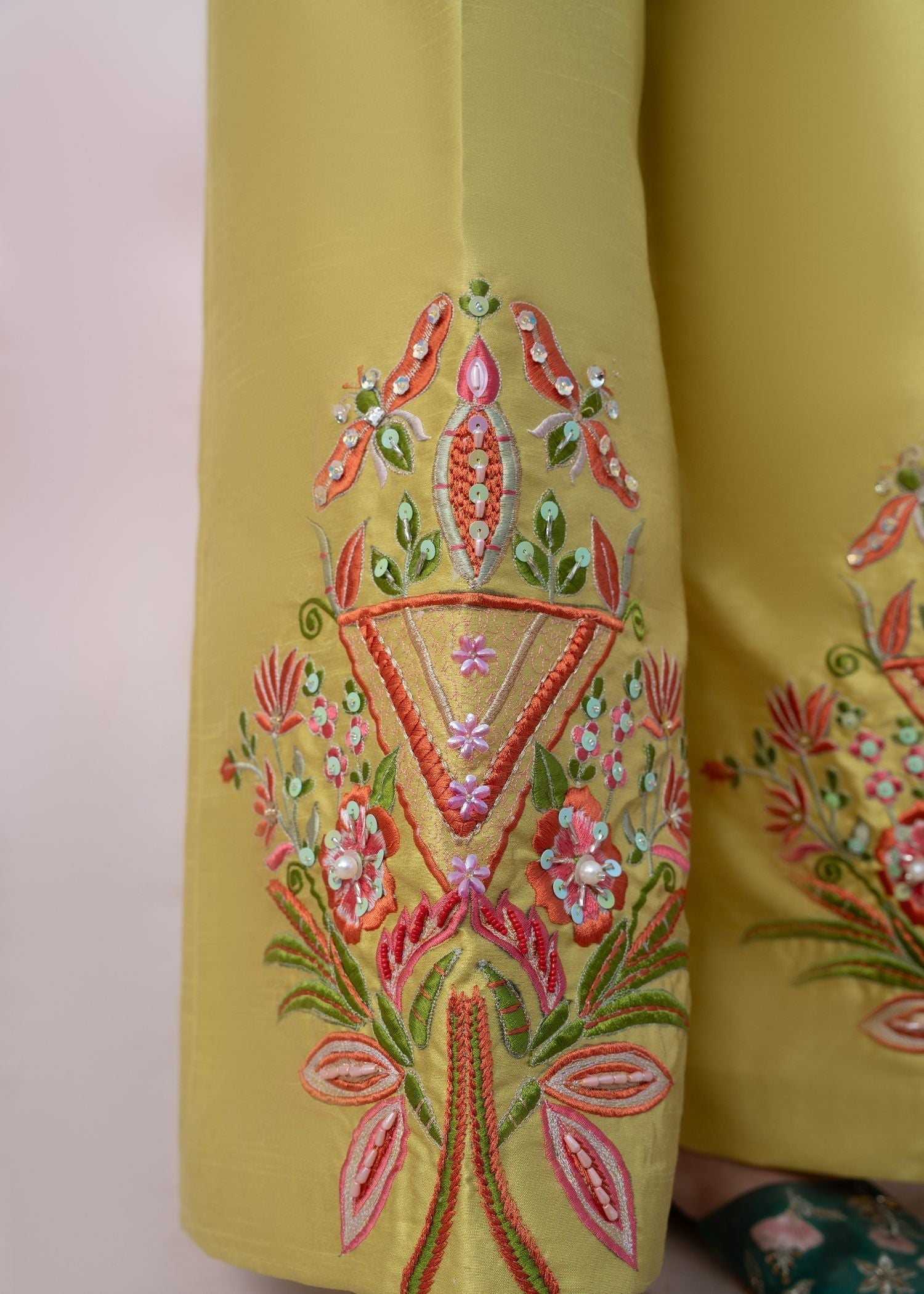 Rang-e-Meeras Bouquet Women 1pcs