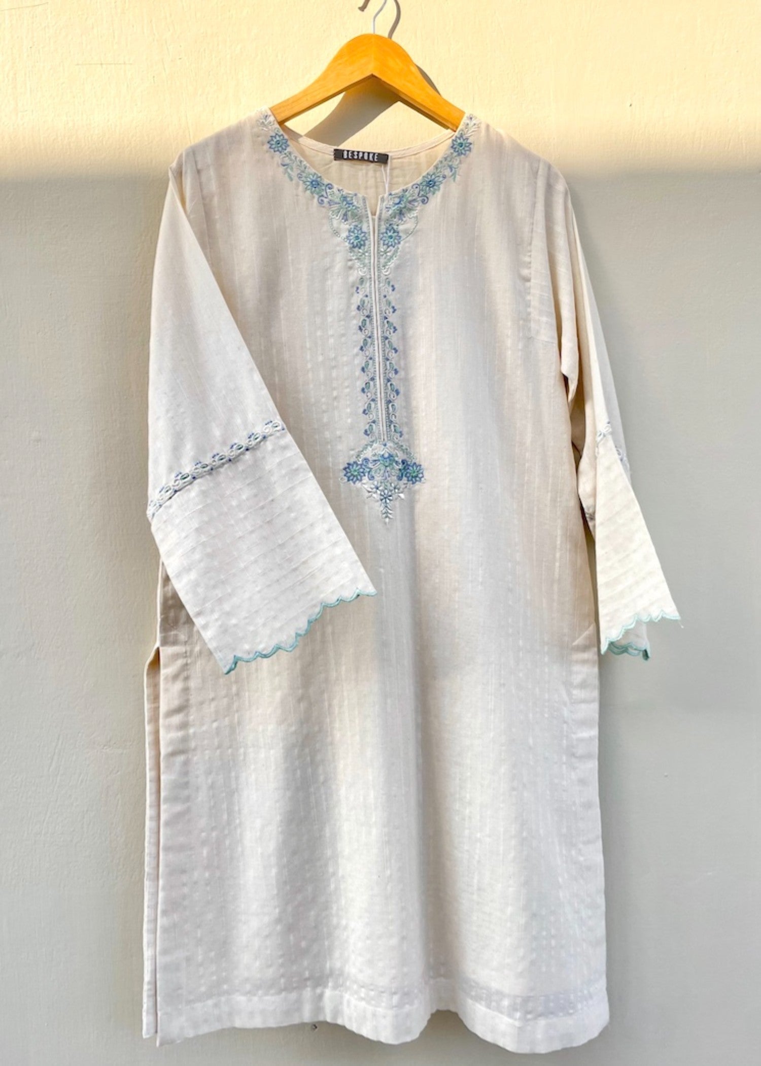 Bespoke jasmine Kurta Women 1pcs