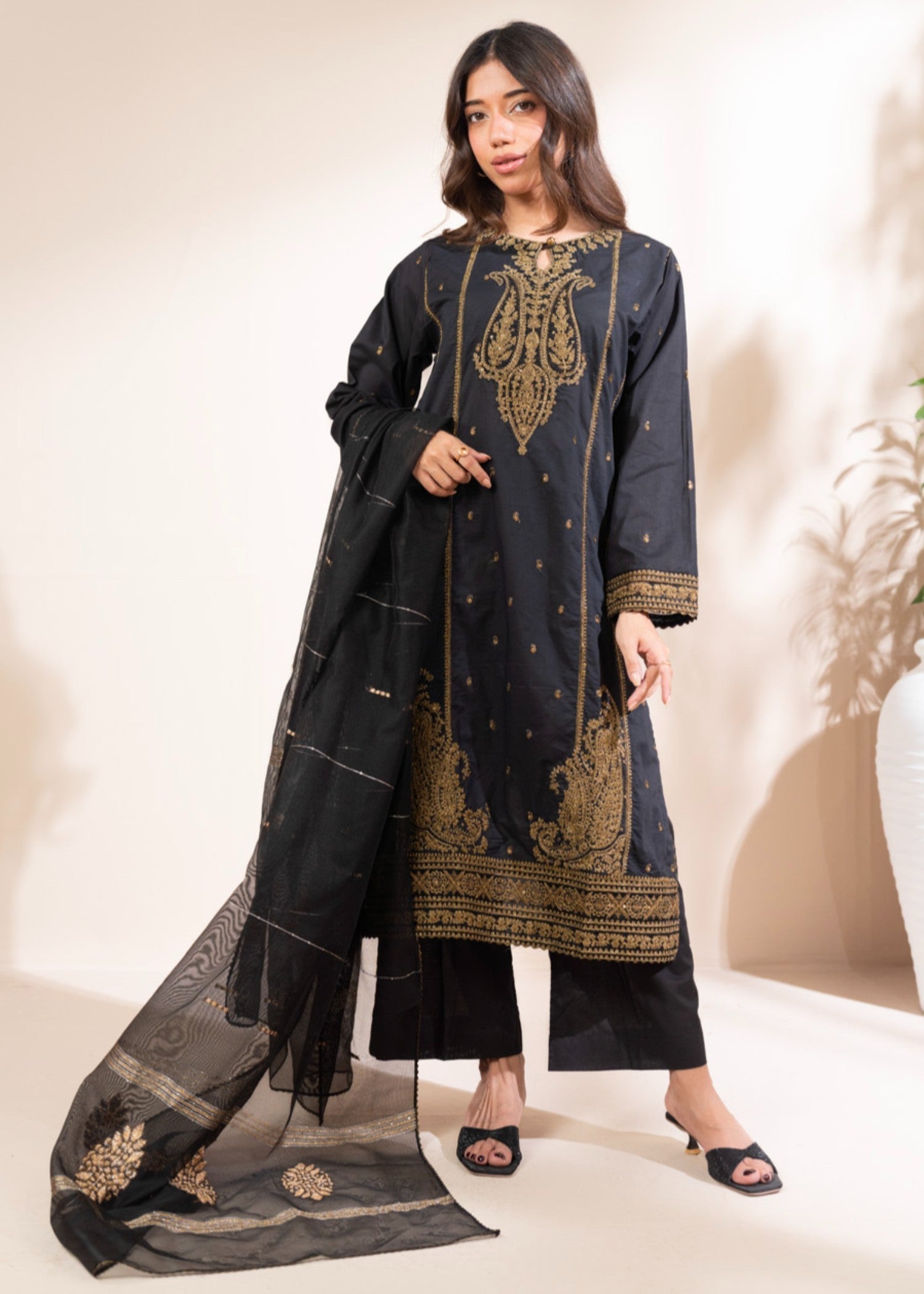 Alkaram Studio GFSU6113 Women 3pcs