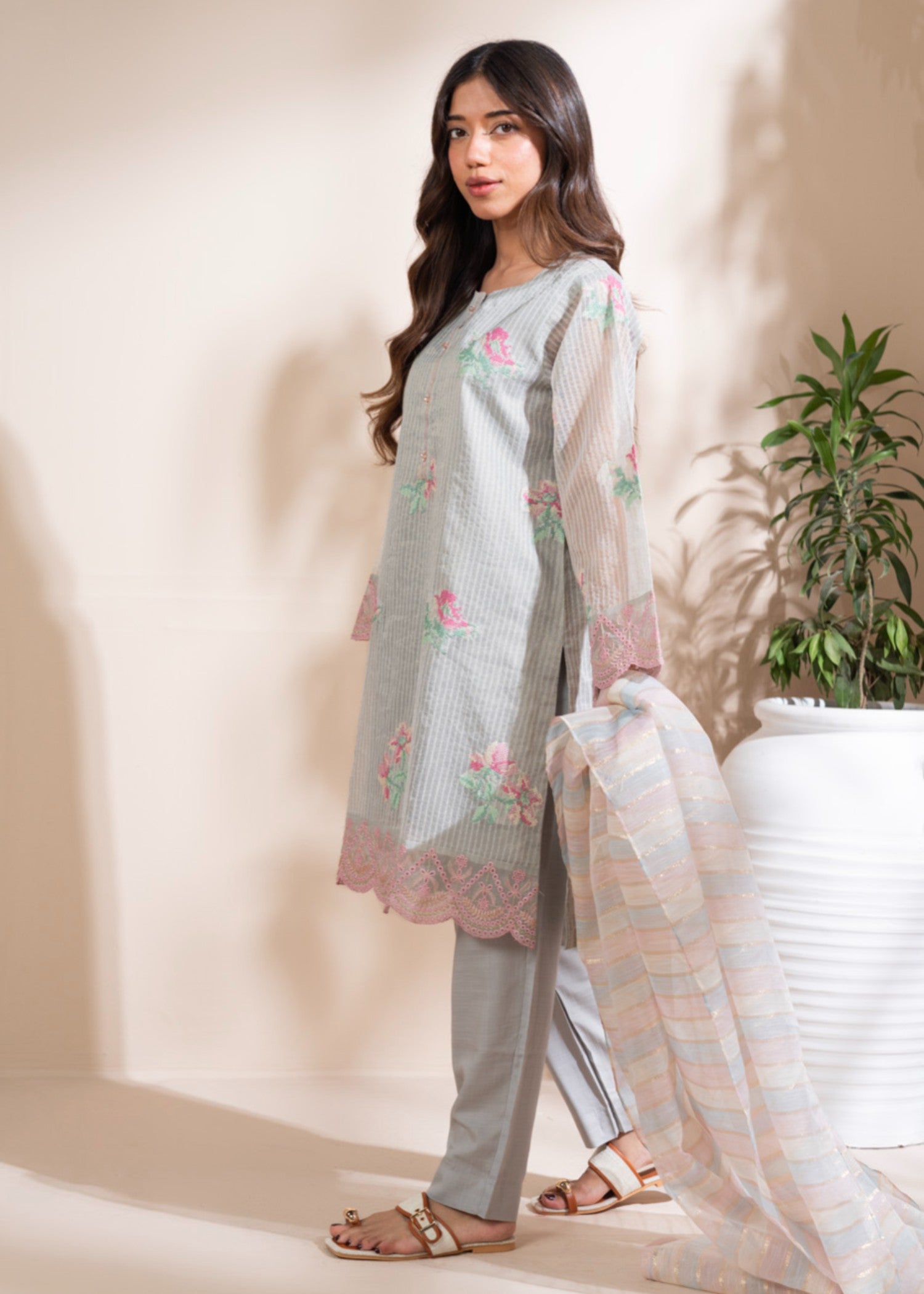 Alkaram Studio GFSU5945 Women 3pcs