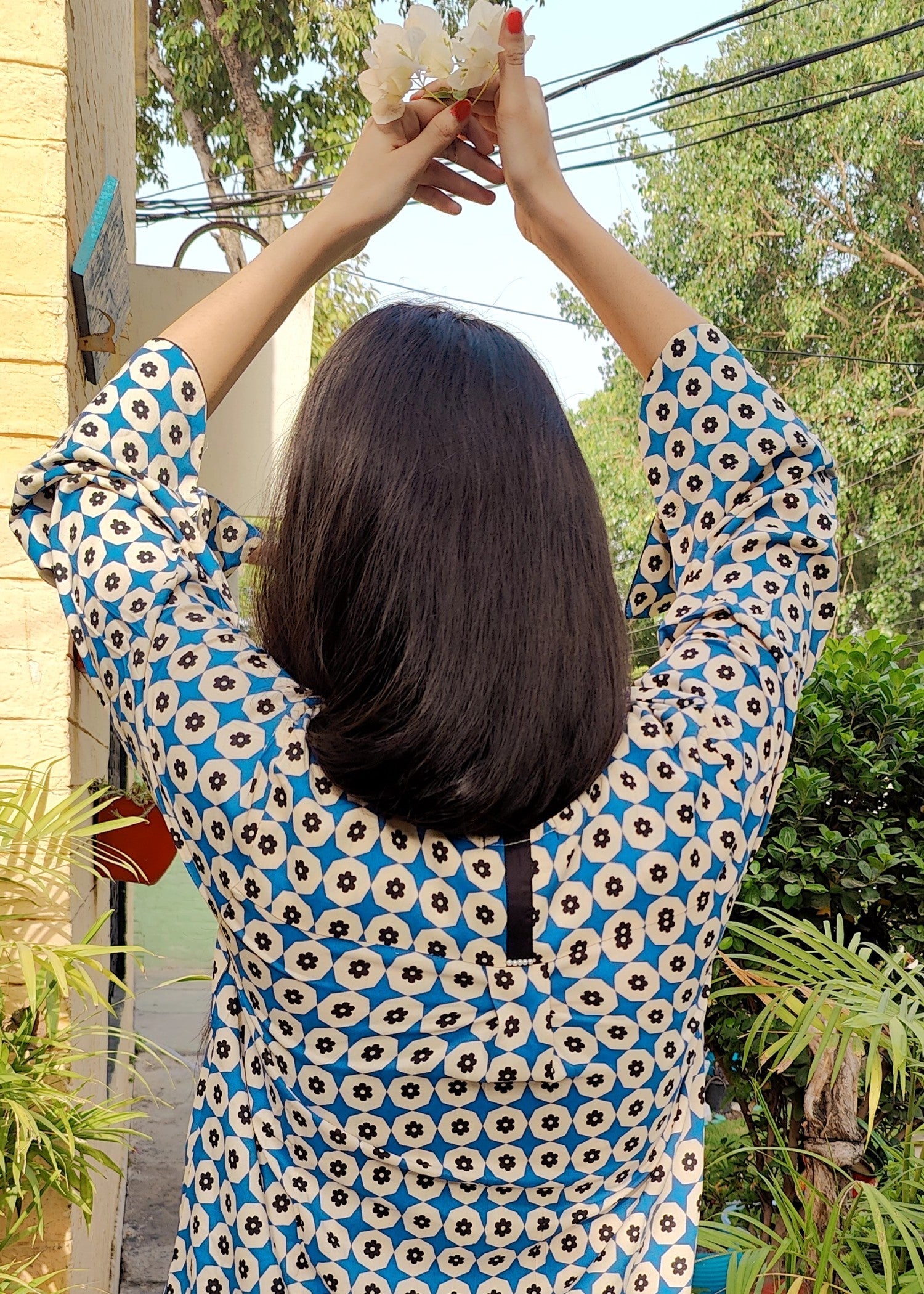 Sit-Ul-Banat NEELUM Women 1pcs