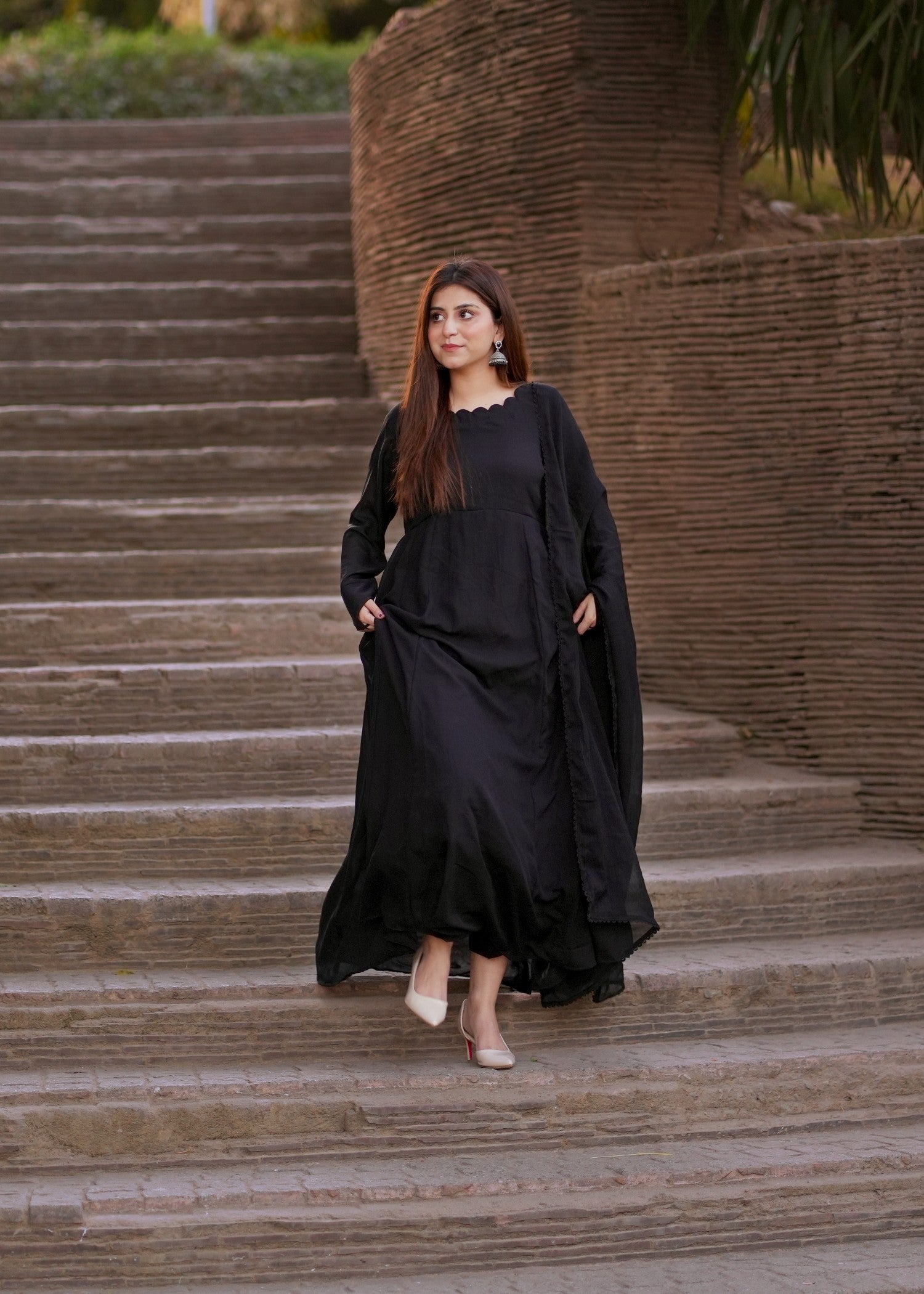 Nazmina Eclipse Noir Women 2pcs