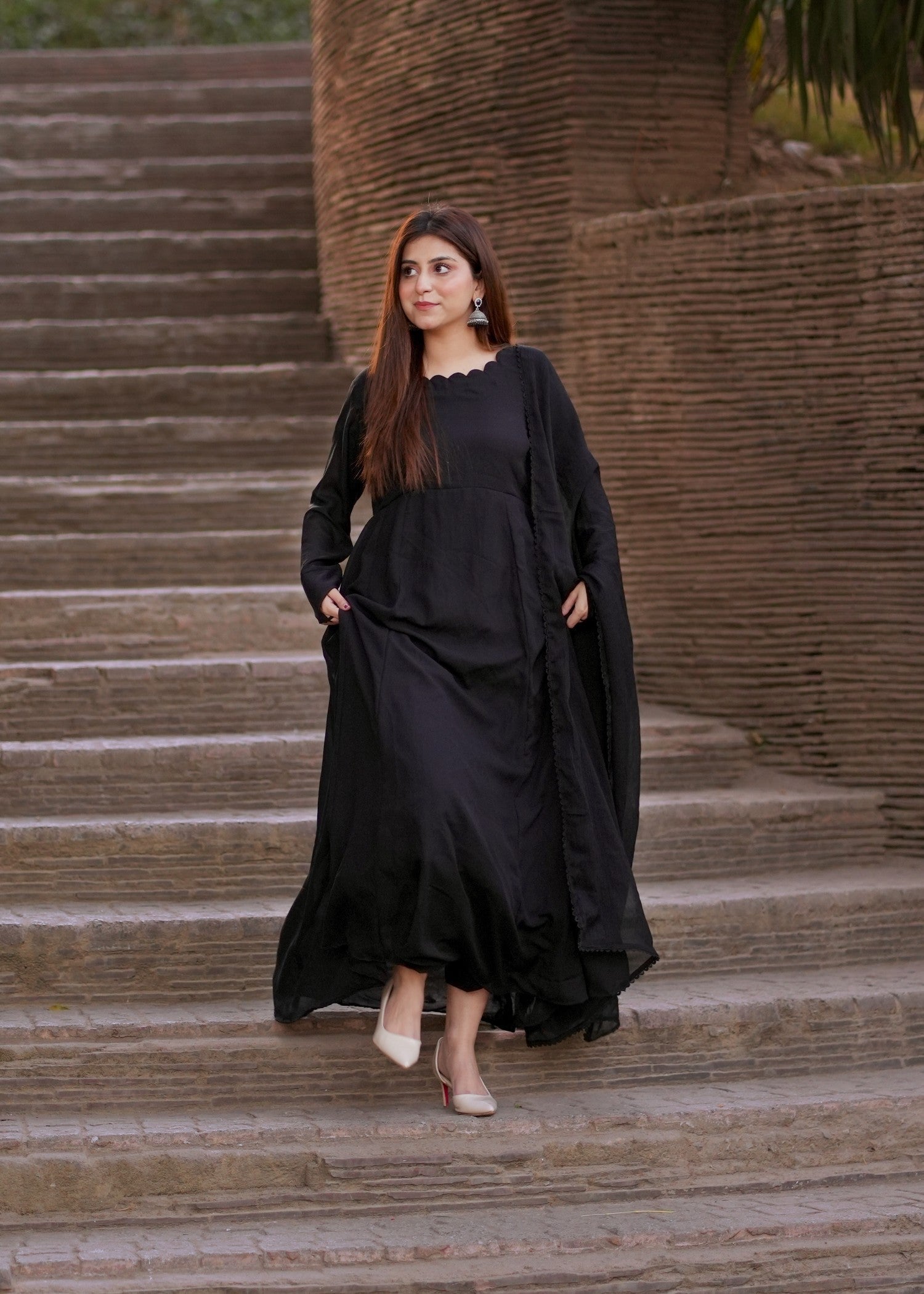 Nazmina Eclipse Noir Women 2pcs