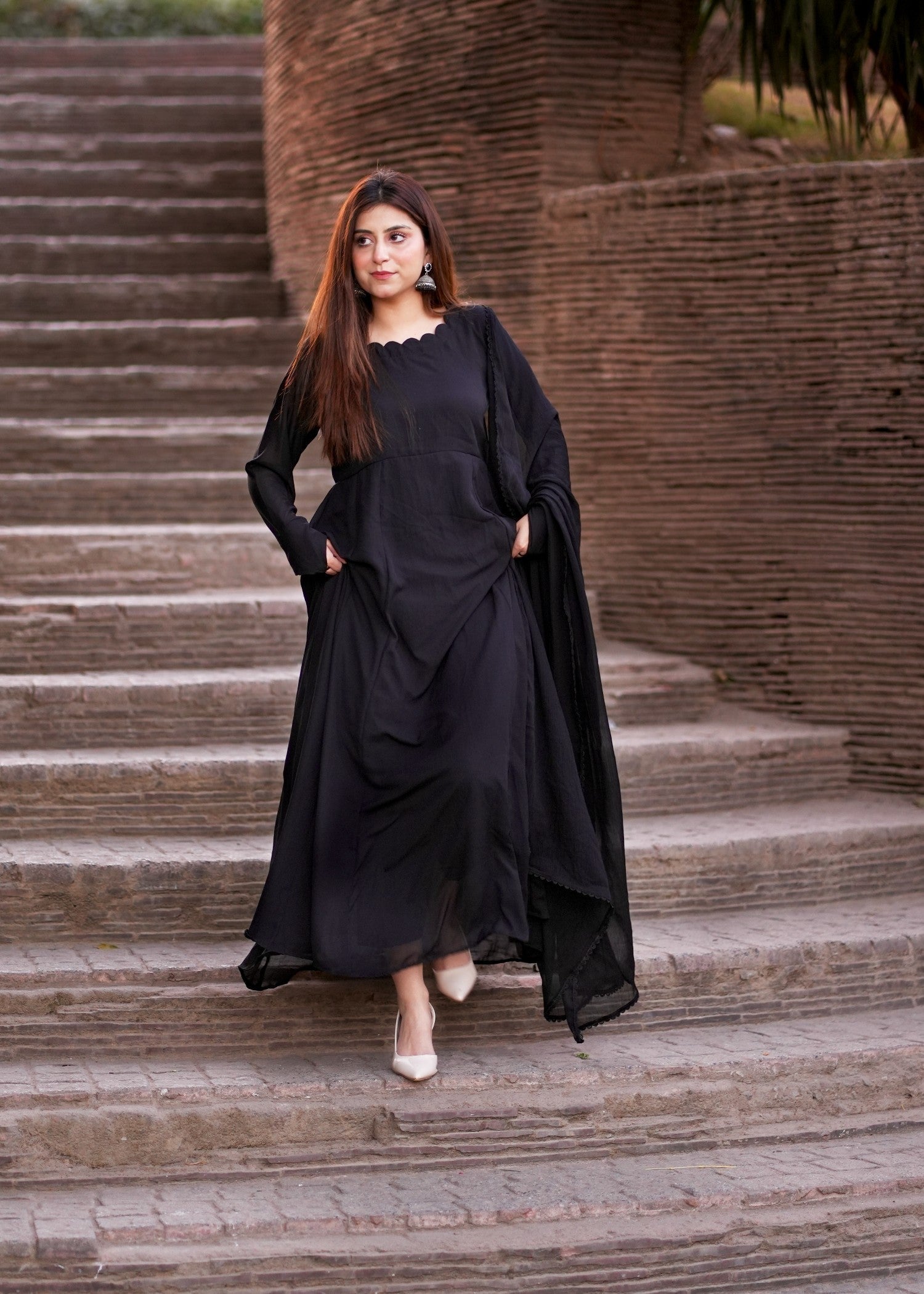 Nazmina Eclipse Noir Women 2pcs