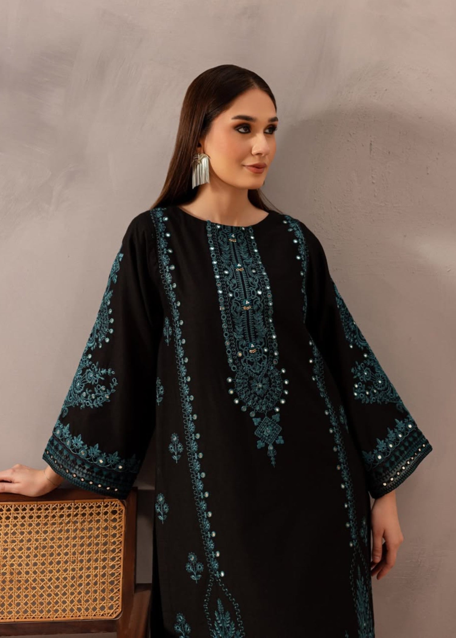 Chaudhary Arts kaira Embroidered black Women 2pcs