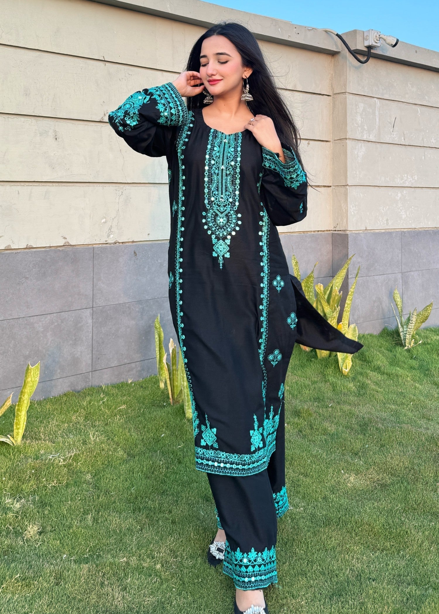 Chaudhary Arts kaira Embroidered black Women 2pcs