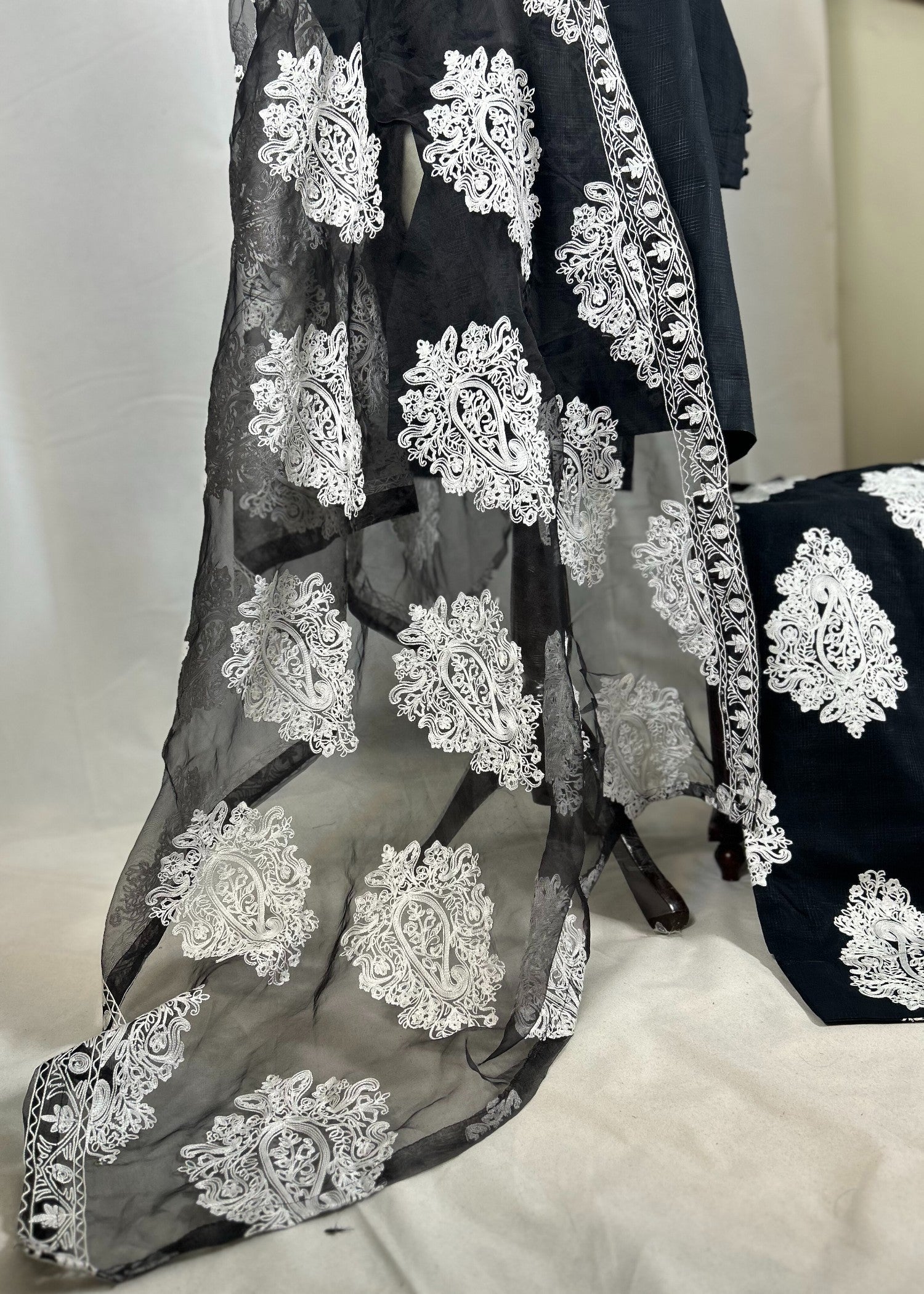 Abana Farshi Shalwar Black Aari Women 3pcs