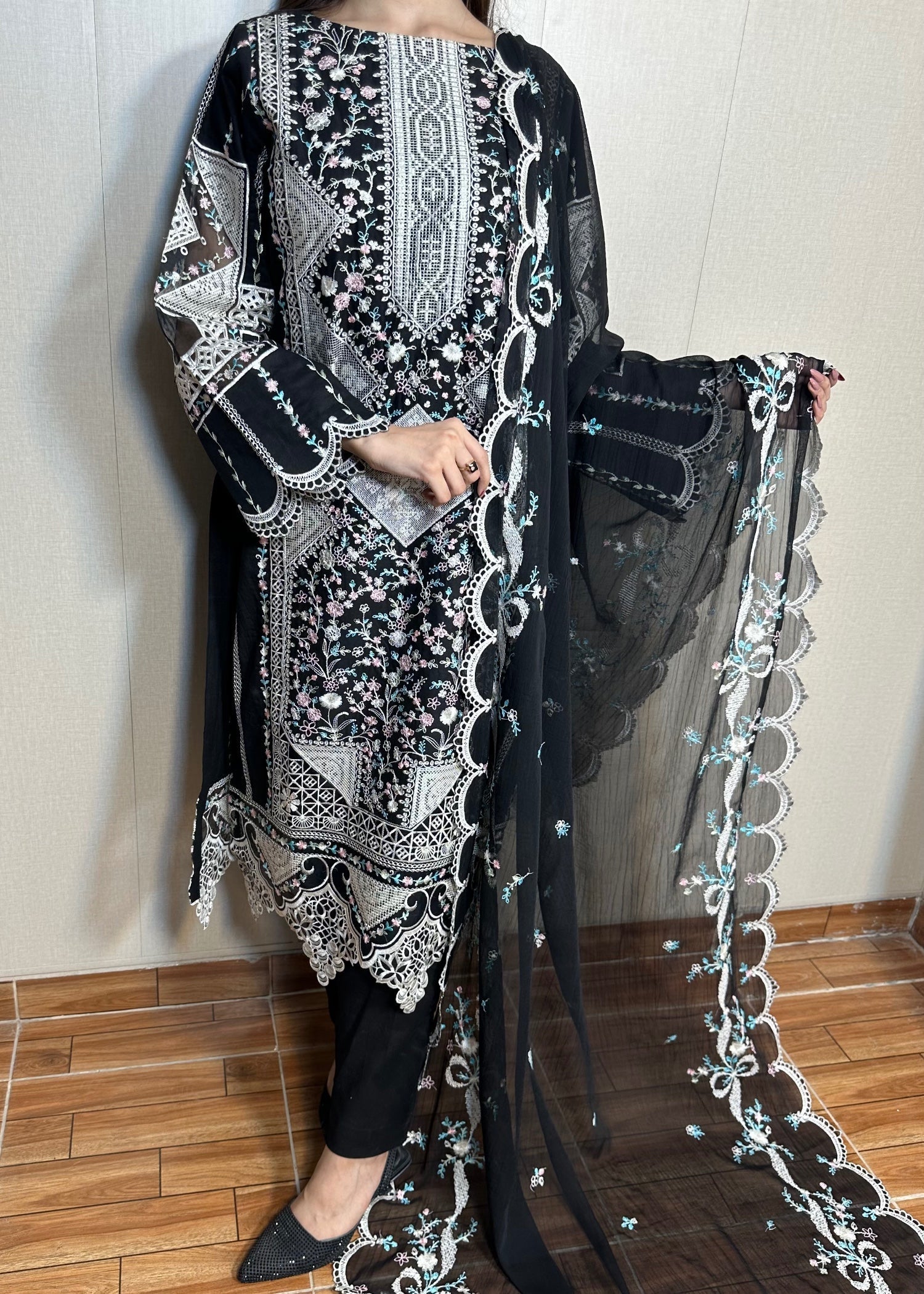 Suits By Sadia TOZY BLACK LAWN Women 3pcs