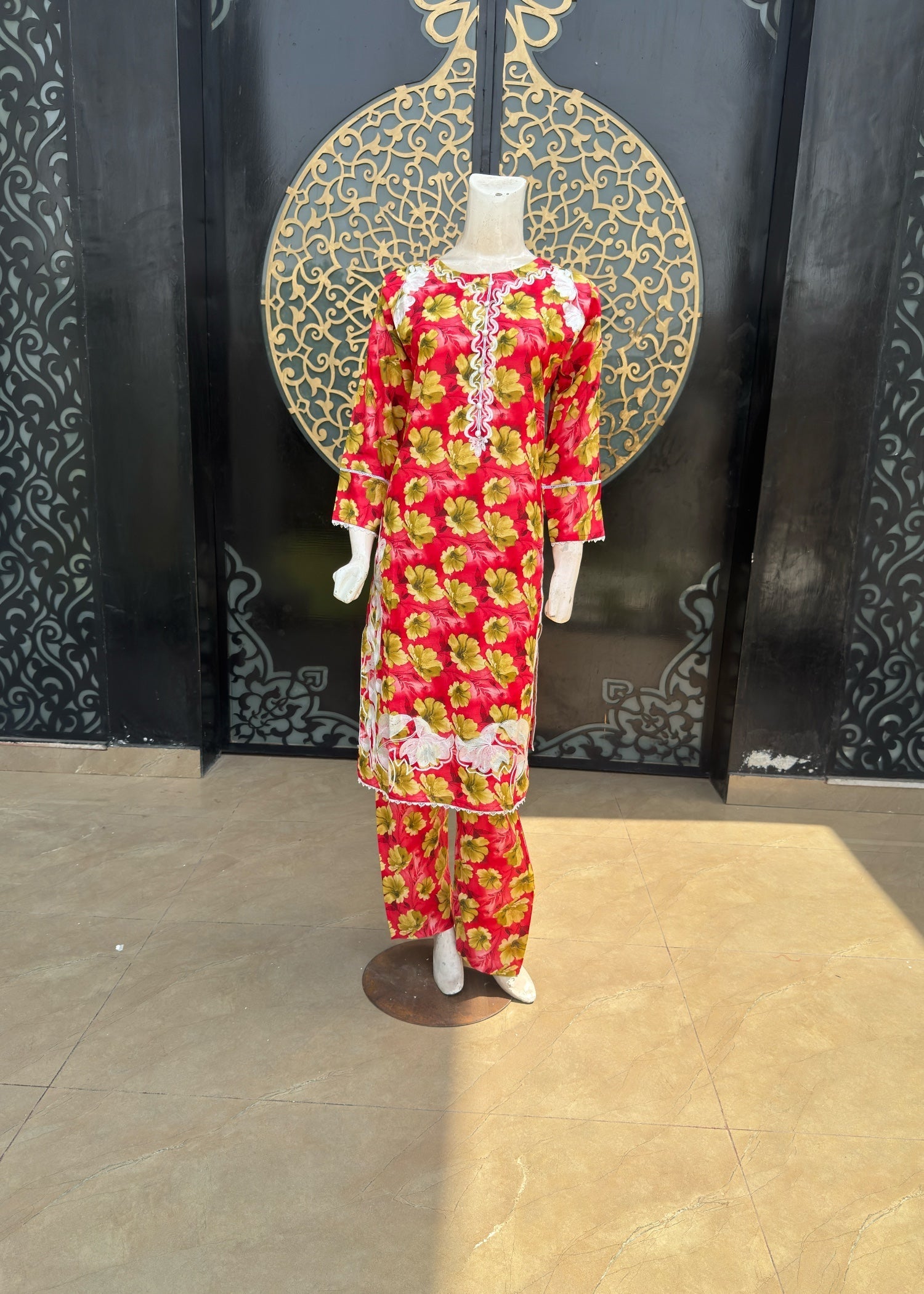 Noir Lawn Stitched Embroidered Duppata (jp60) Women 3pcs