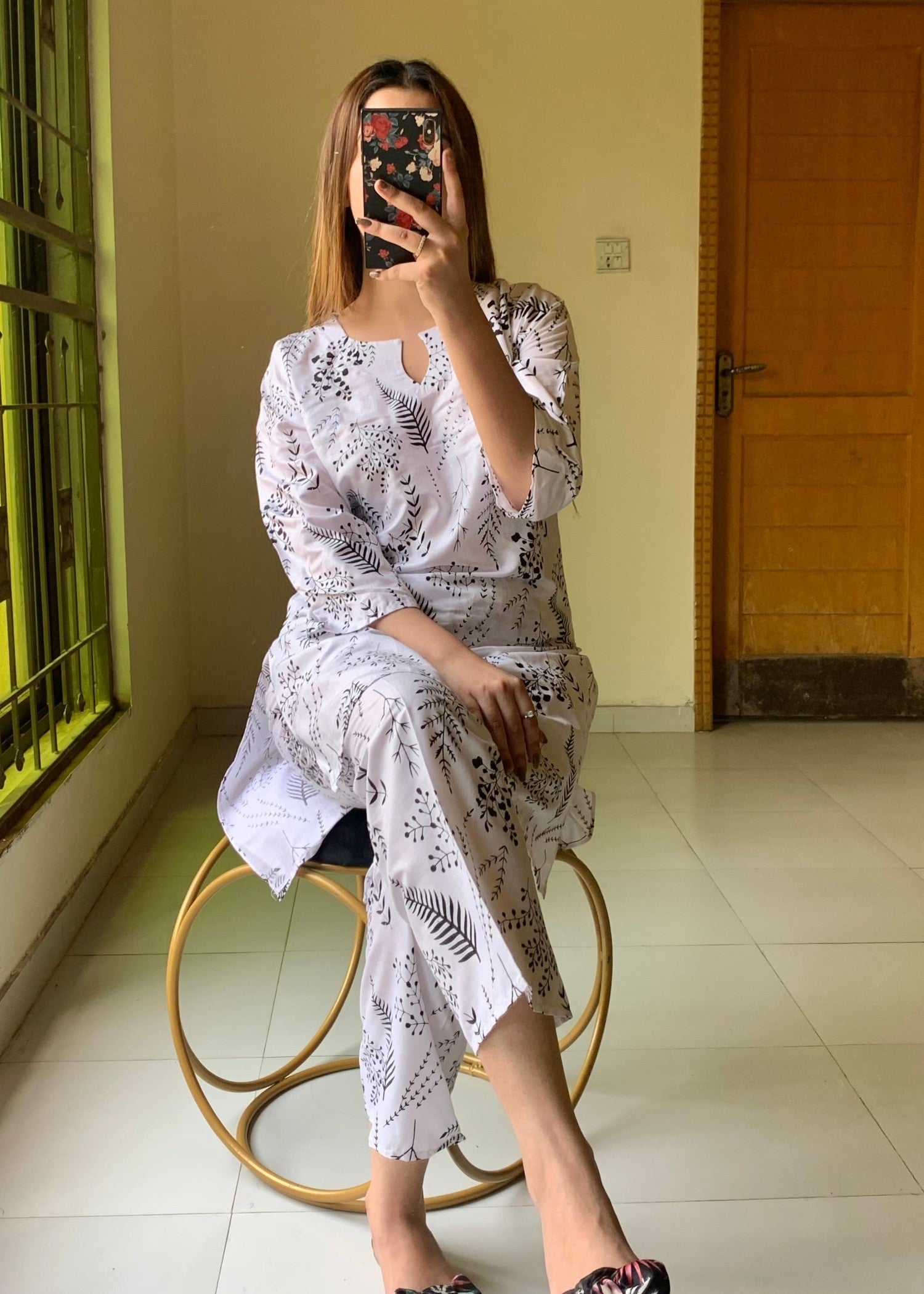 Anabya Garments Petal White Women 2pcs