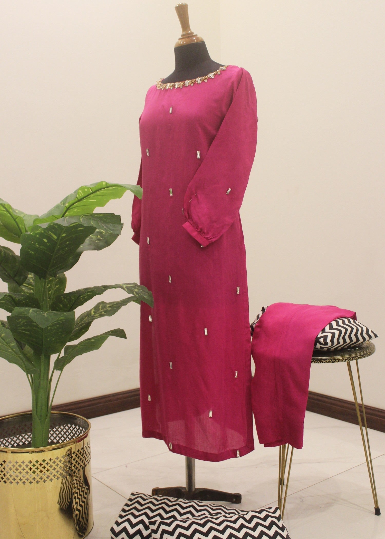 Afifa Iftikhar Modish Pink Women 2pcs