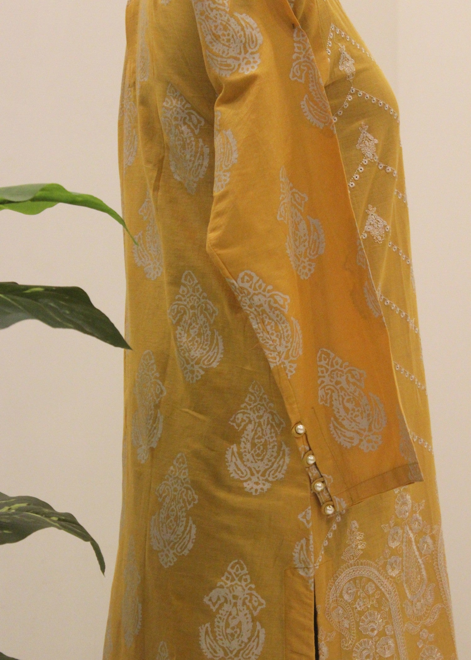 Afifa Iftikhar Ochre desire Women 1pcs