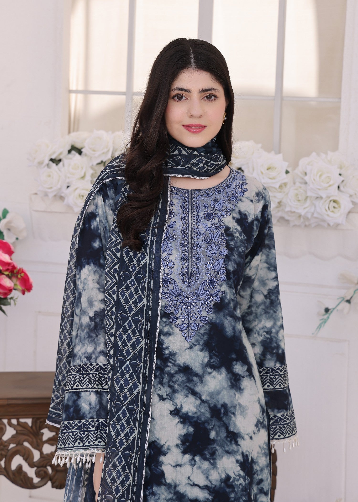 Polawn PD LAWN 25 423 | PRET LAWN COLLECTION Women 3pcs