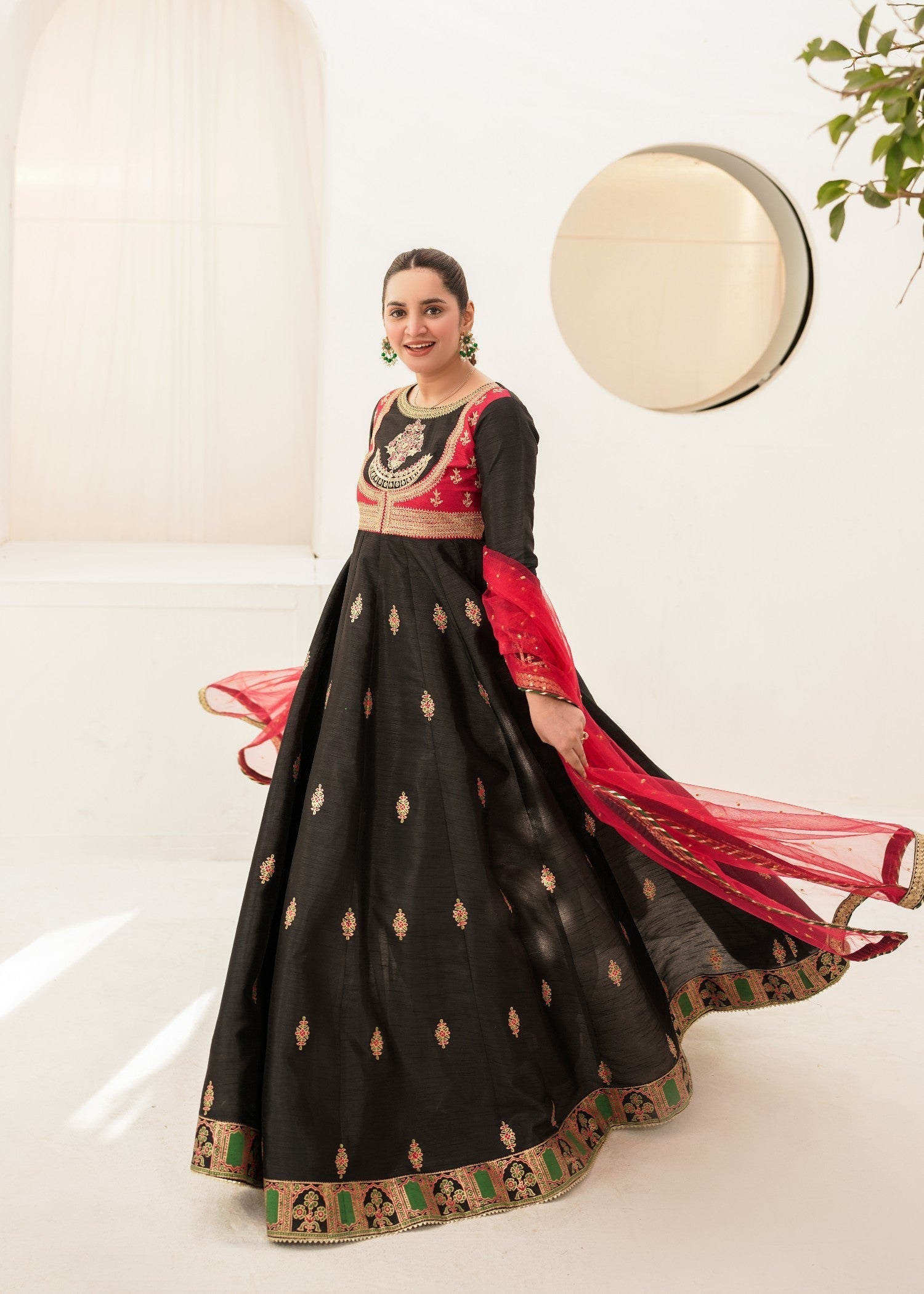 Peraan by SH Shaadmani Women 2pcs