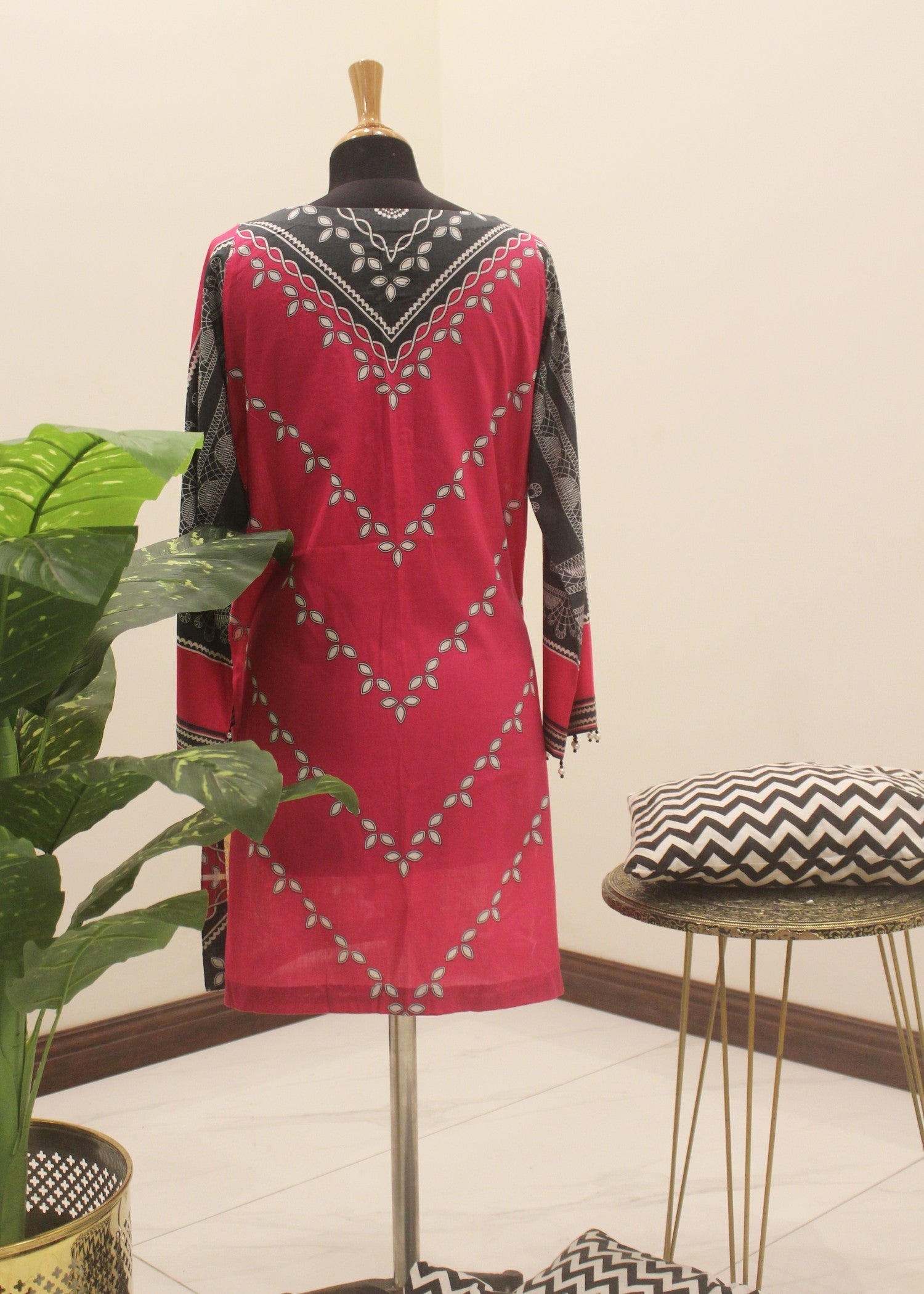 Afifa Iftikhar Pink Sensation A Women 1pcs