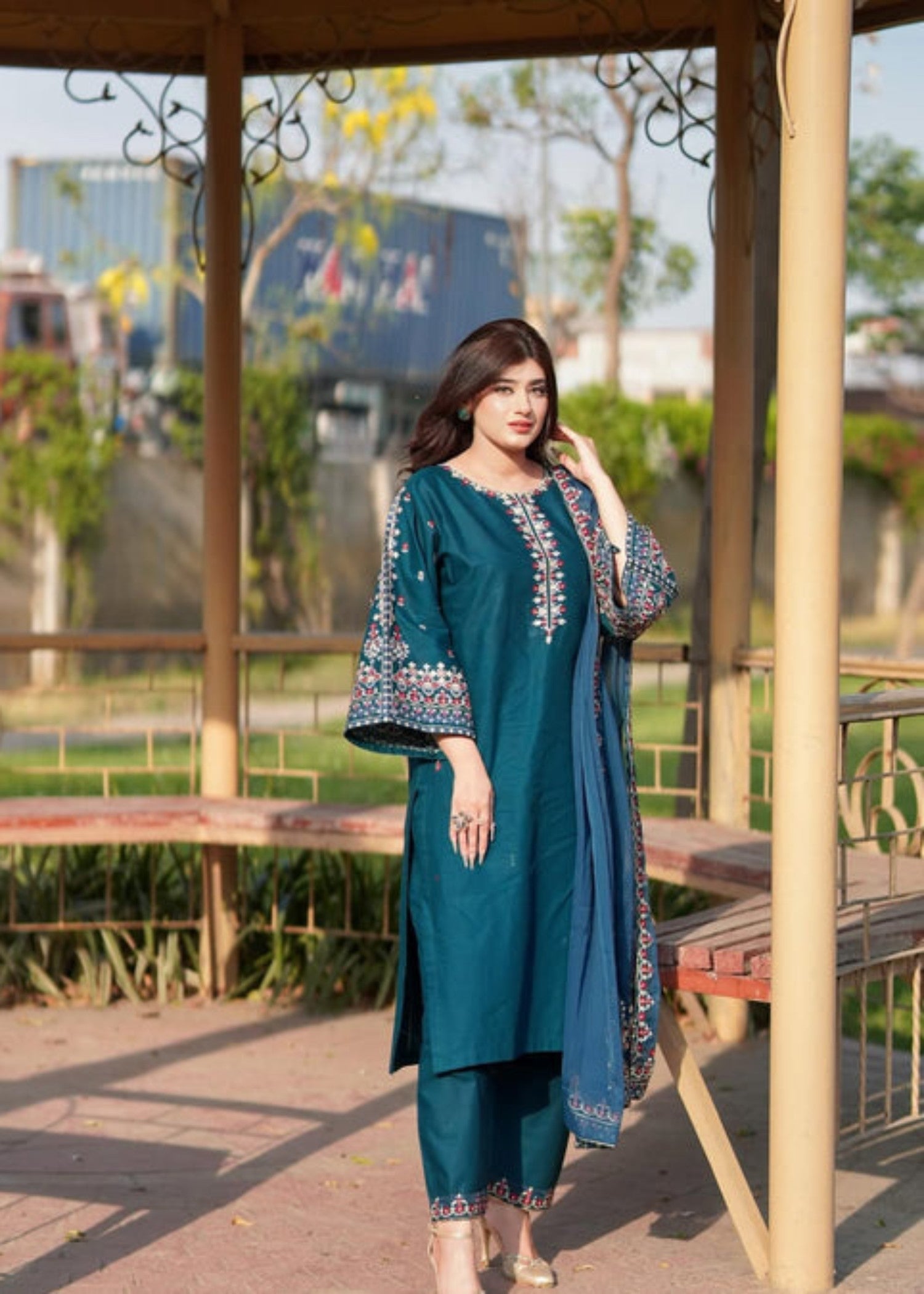 Saifron NISHA LAWN Women 3pcs