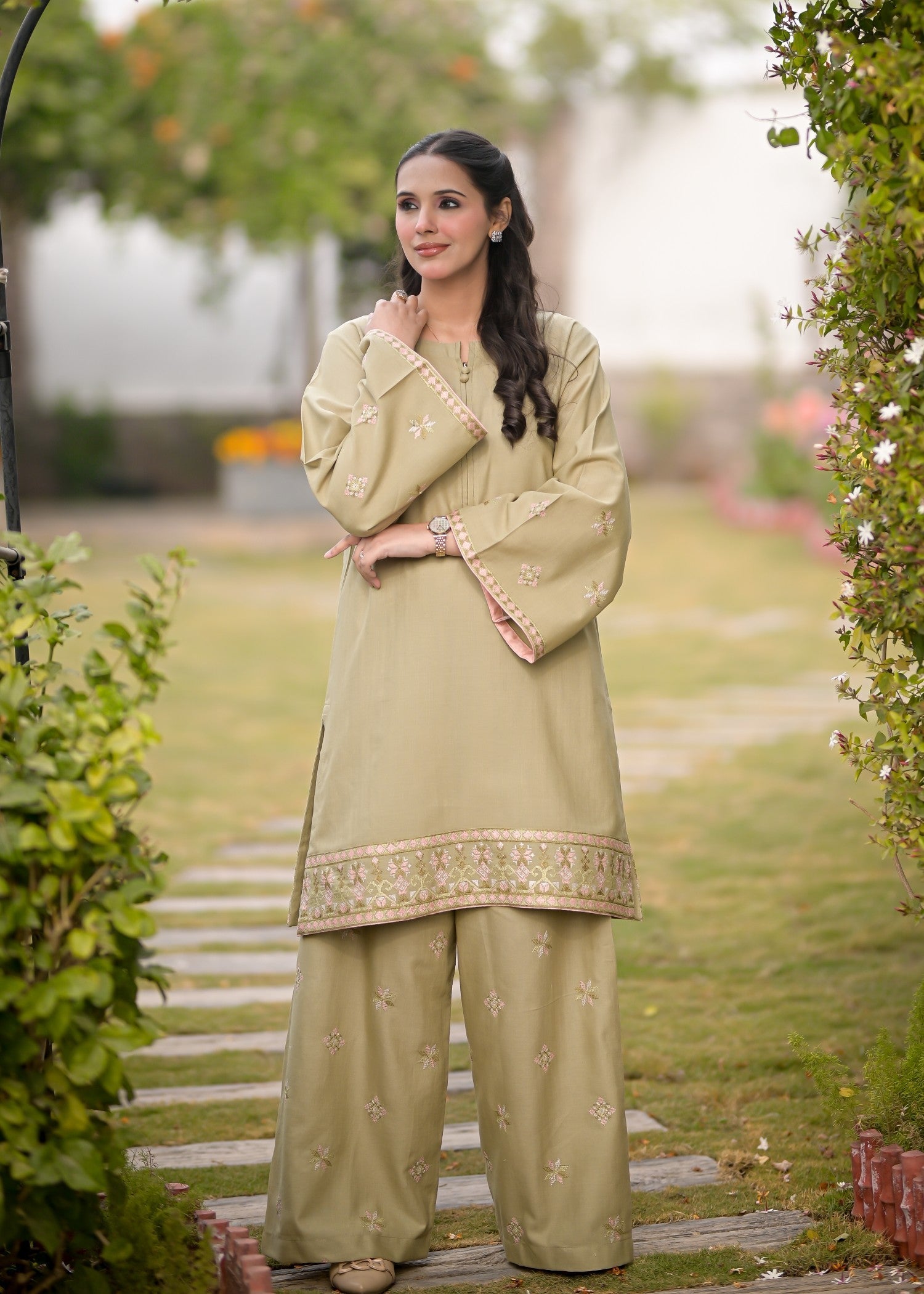 Ayesha Mubariz Zerua – Khaddar Pistachio Green Embroidered Pret (AM023) Women 2pcs