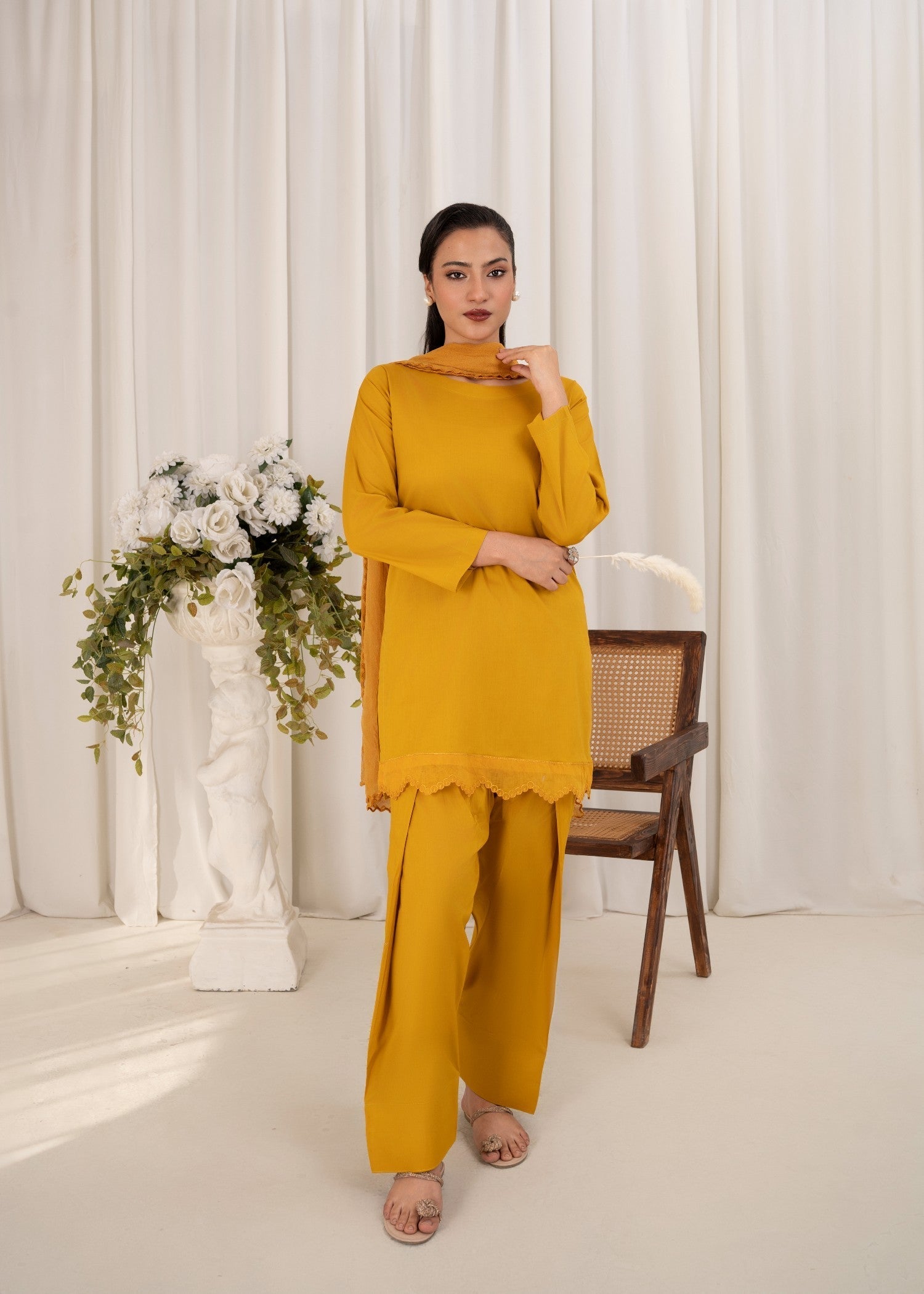 Onyx Sunehri Women 3pcs