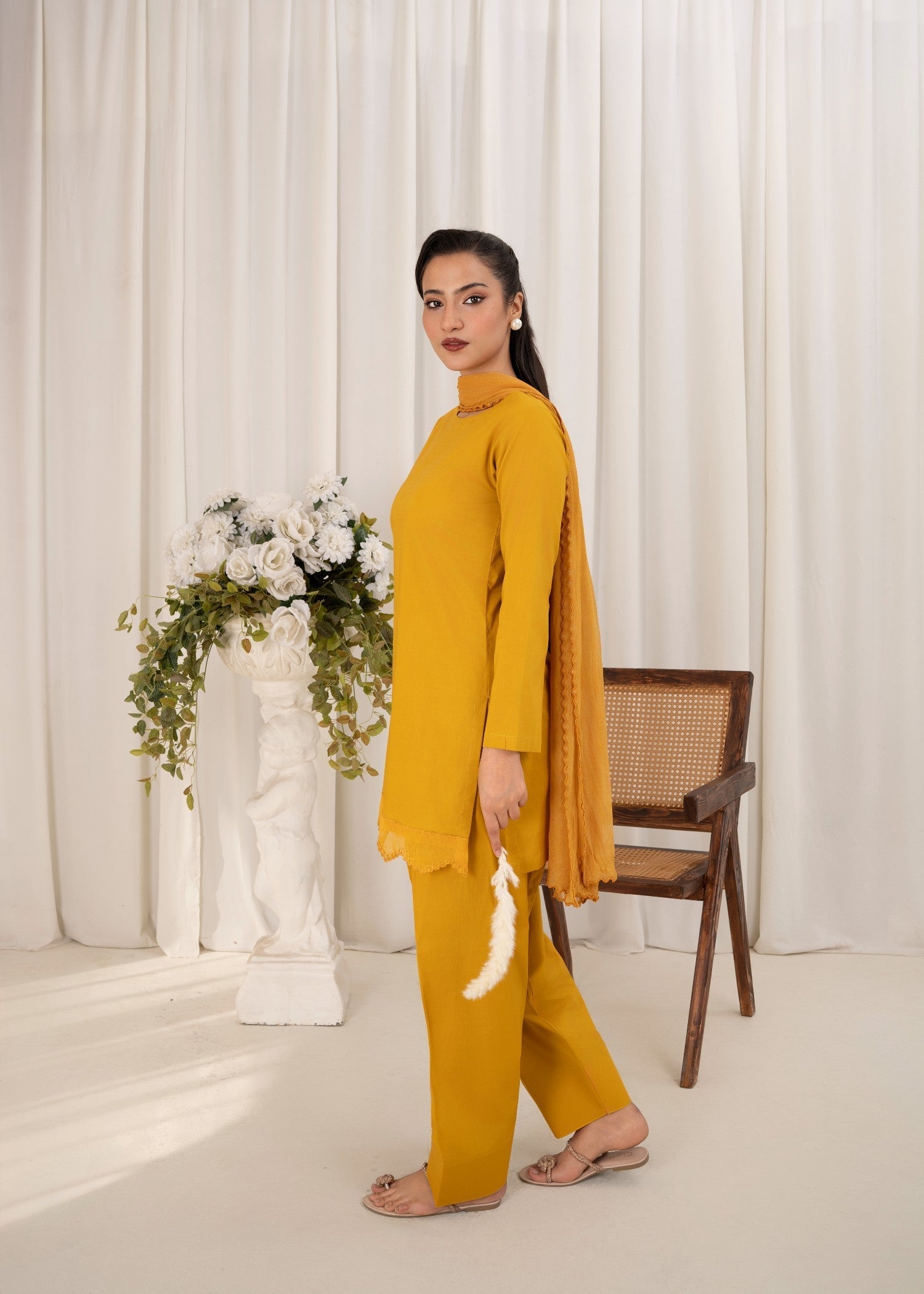 Onyx Sunehri Women 3pcs