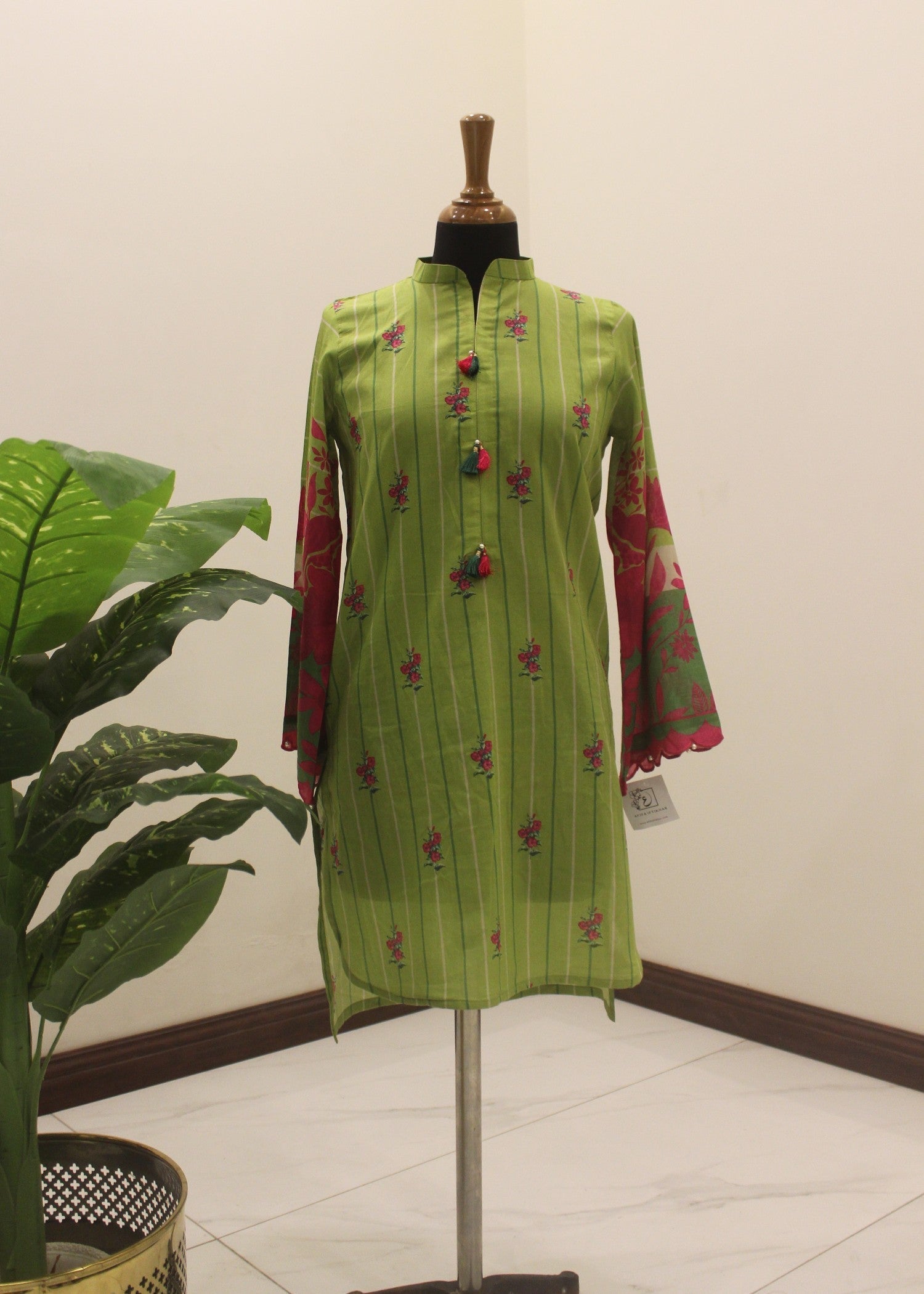 Afifa Iftikhar Turbo Green Women 2pcs