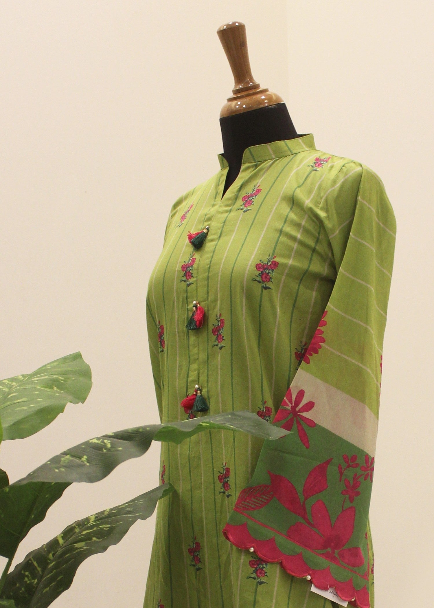 Afifa Iftikhar Turbo Green Women 2pcs