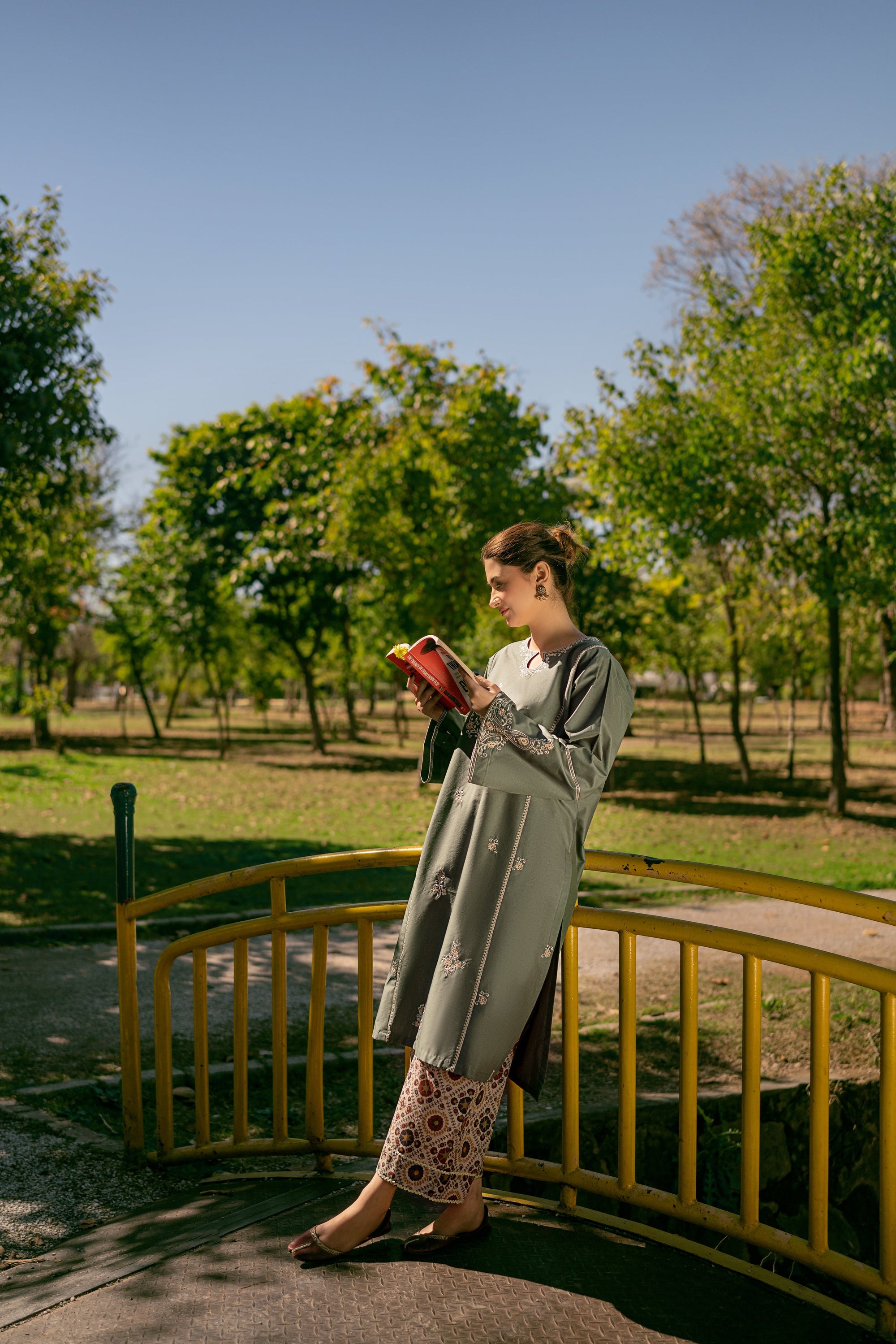 Urge Pret ZIRAH Women