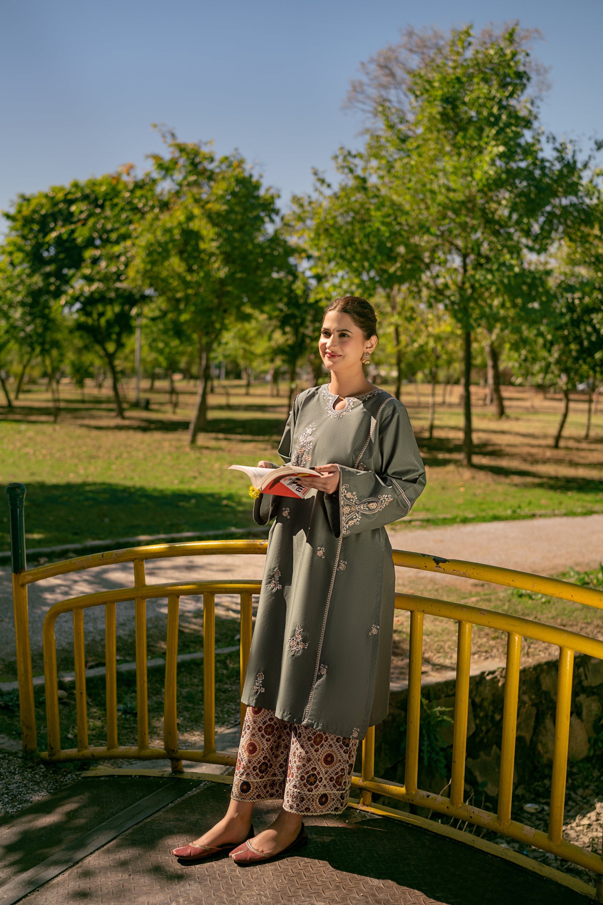 Urge Pret ZIRAH Women