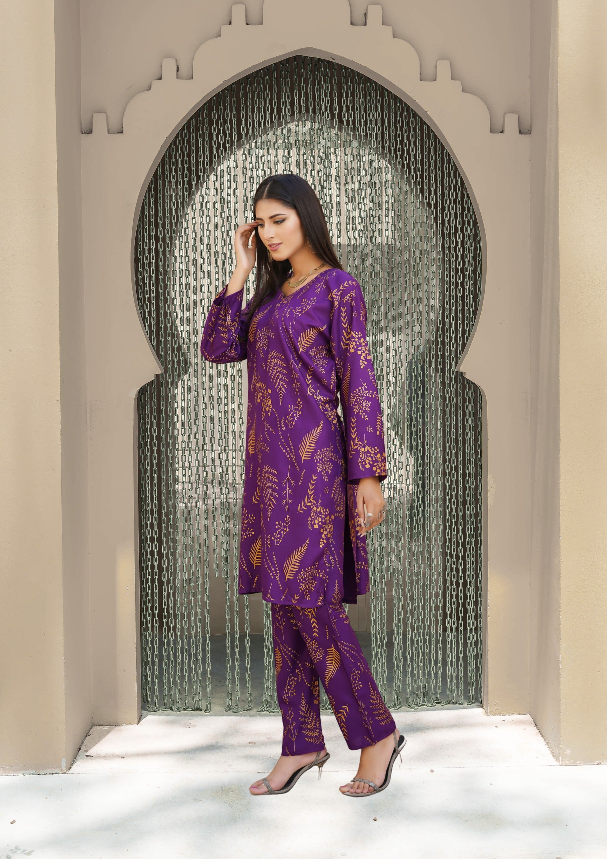 Hamna Kalim petal purple print Women 2pcs