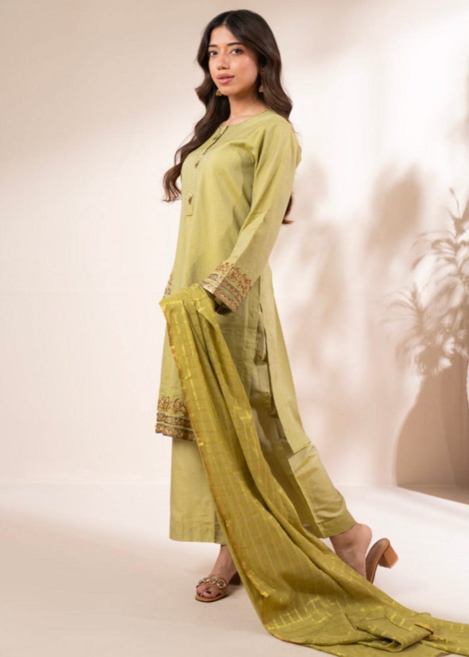 Alkaram Studio GFSU5967 Women 3pcs