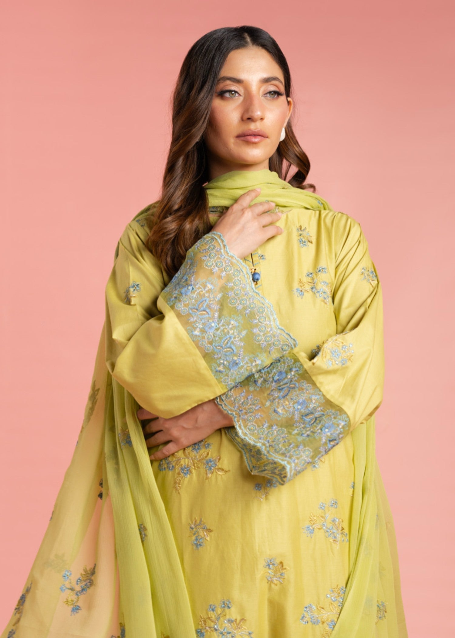 Alkaram Studio GFSU6107 Women 3pcs