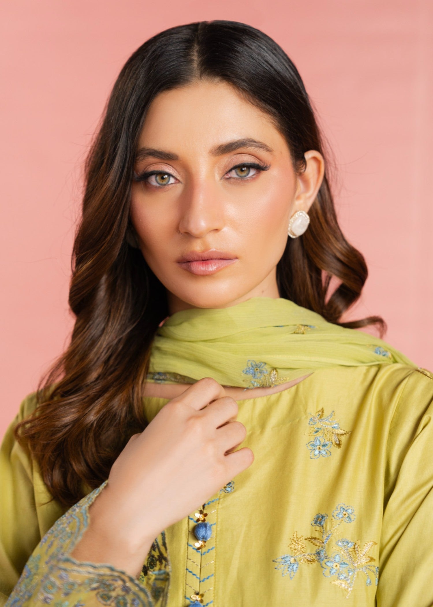 Alkaram Studio GFSU6107 Women 3pcs