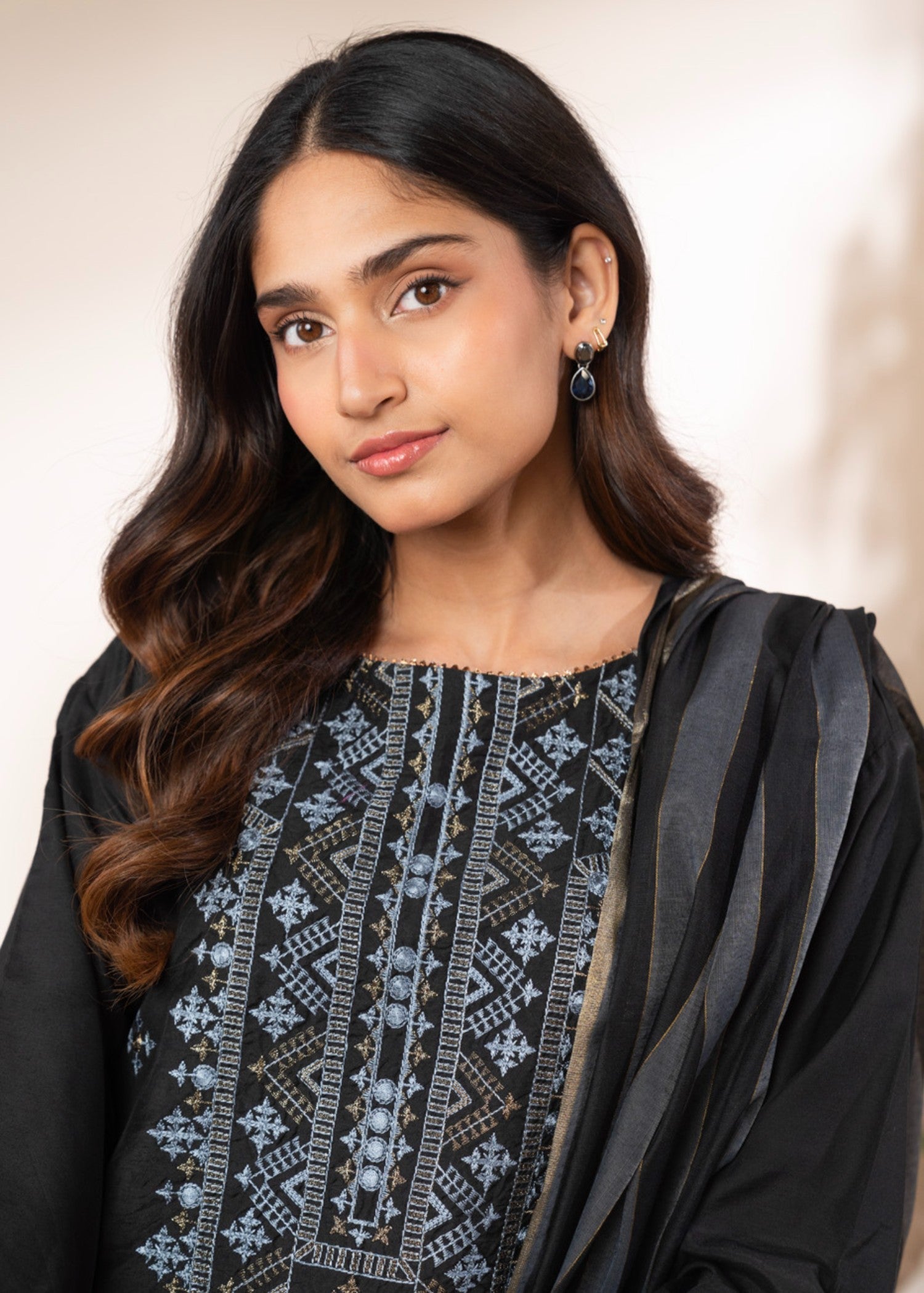 Alkaram Studio GFSU6125 Women 3pcs