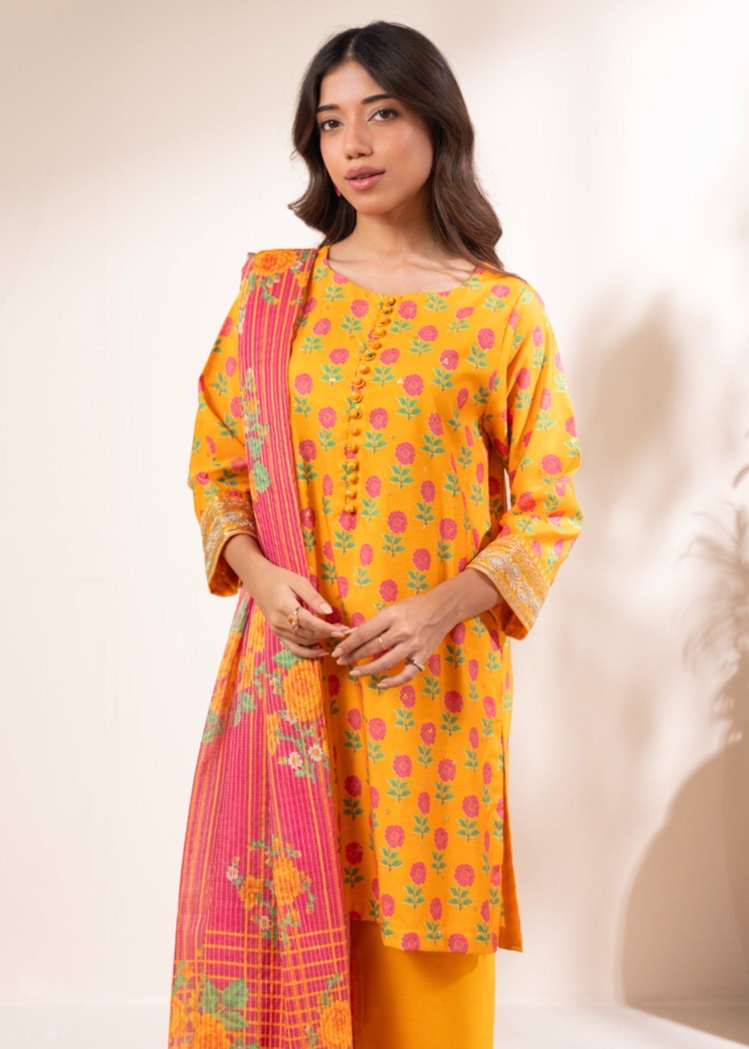 Alkaram Studio GFSU6134 Women 3pcs