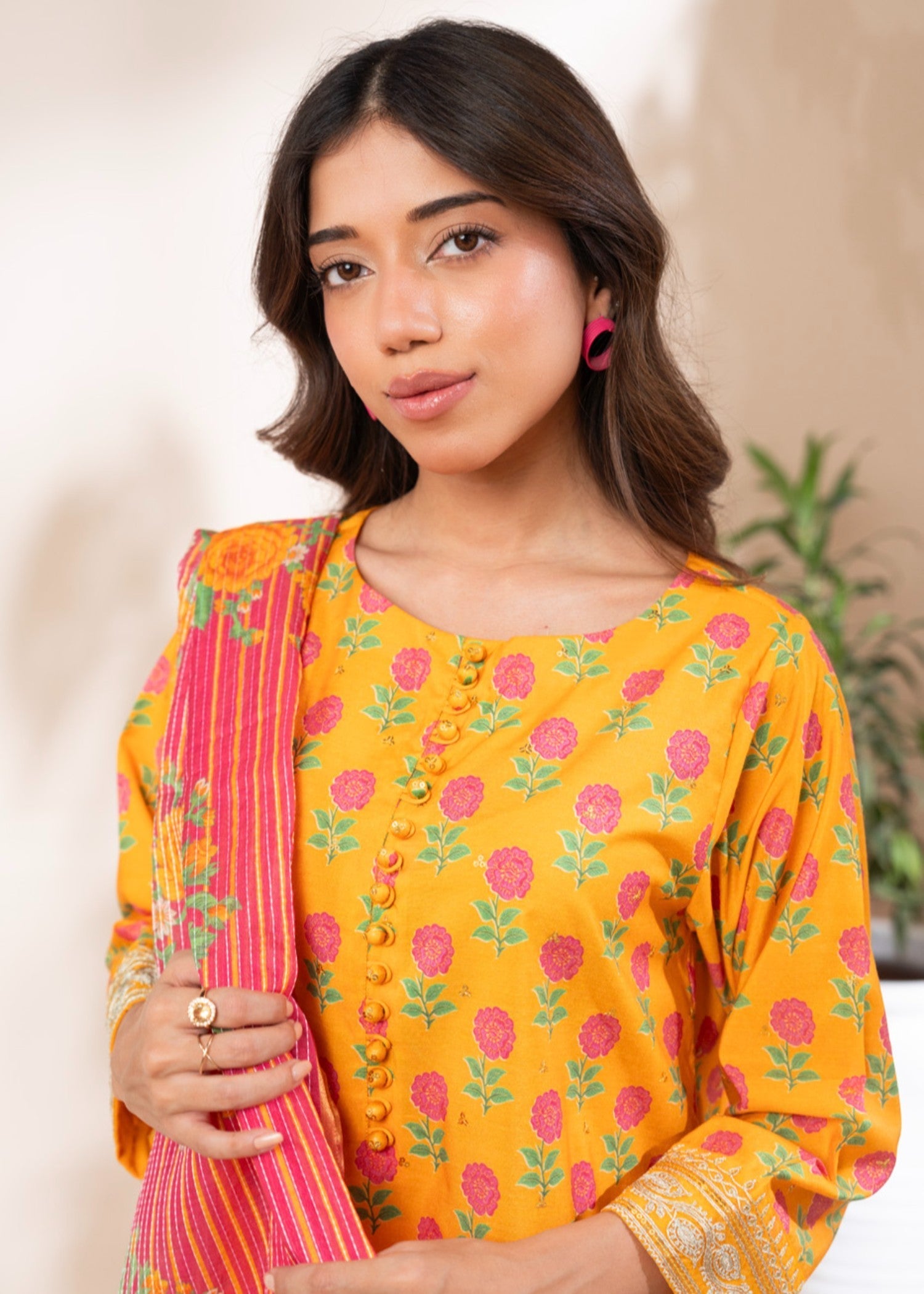 Alkaram Studio GFSU6134 Women 3pcs