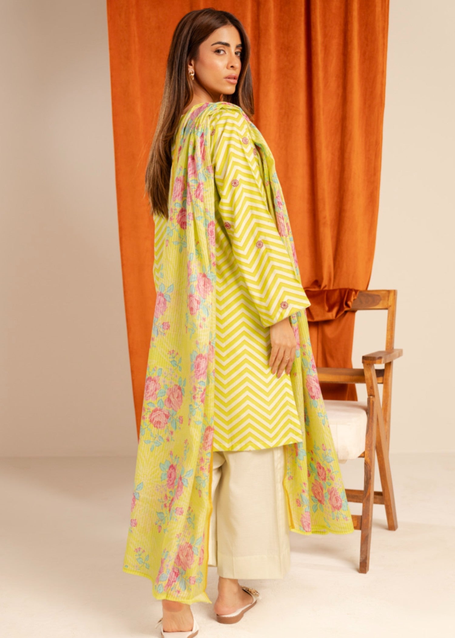 Alkaram Studio GFSU6085 Women 3pcs